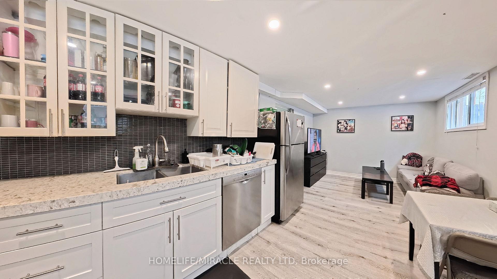 Photo 38 of 61 Bosworth Crescent, Kitchener — HOMEH