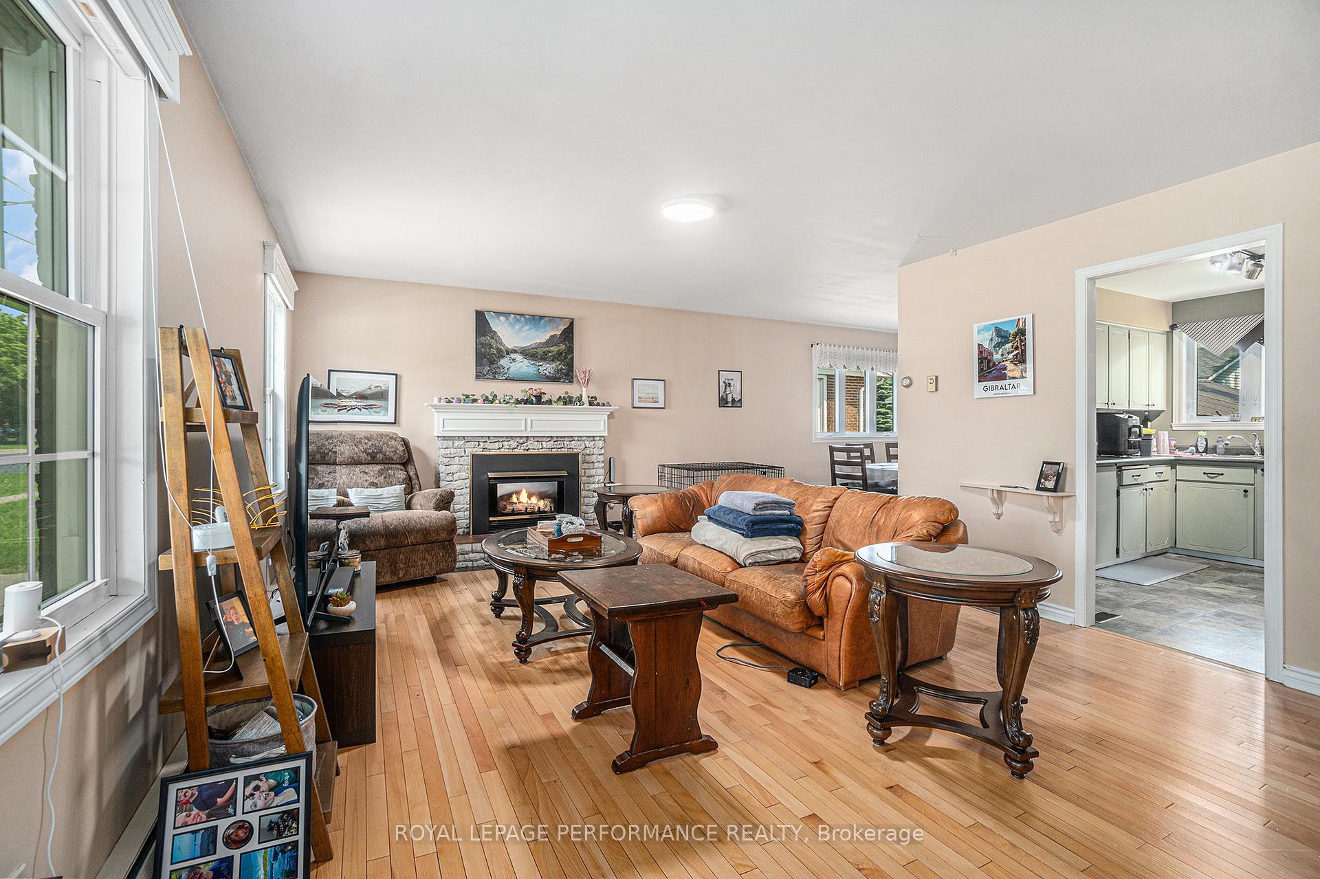 Photo 5 of 1505 2nd Street E, Cornwall — HOMEH