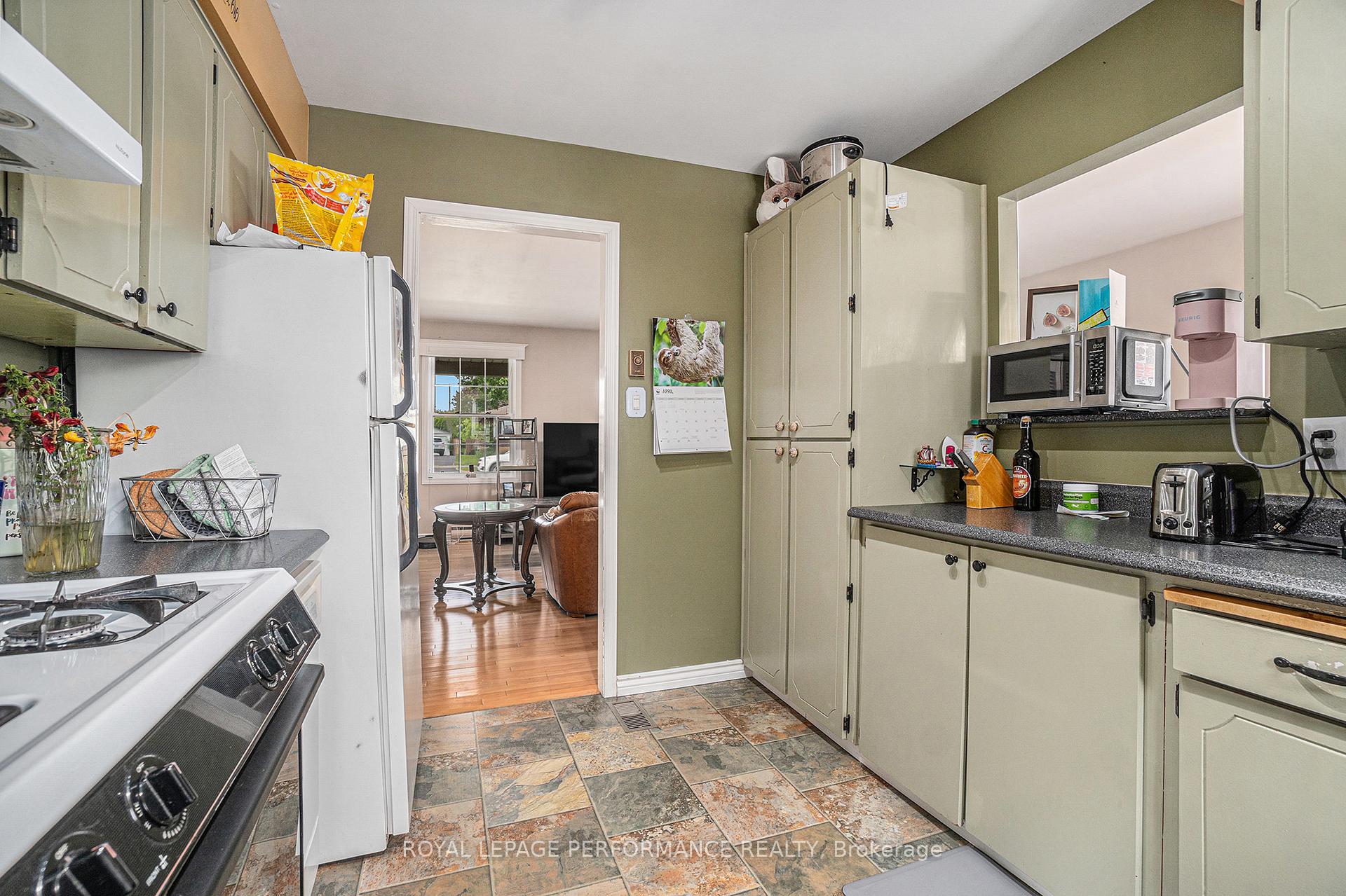 Photo 10 of 1505 2nd Street E, Cornwall — HOMEH