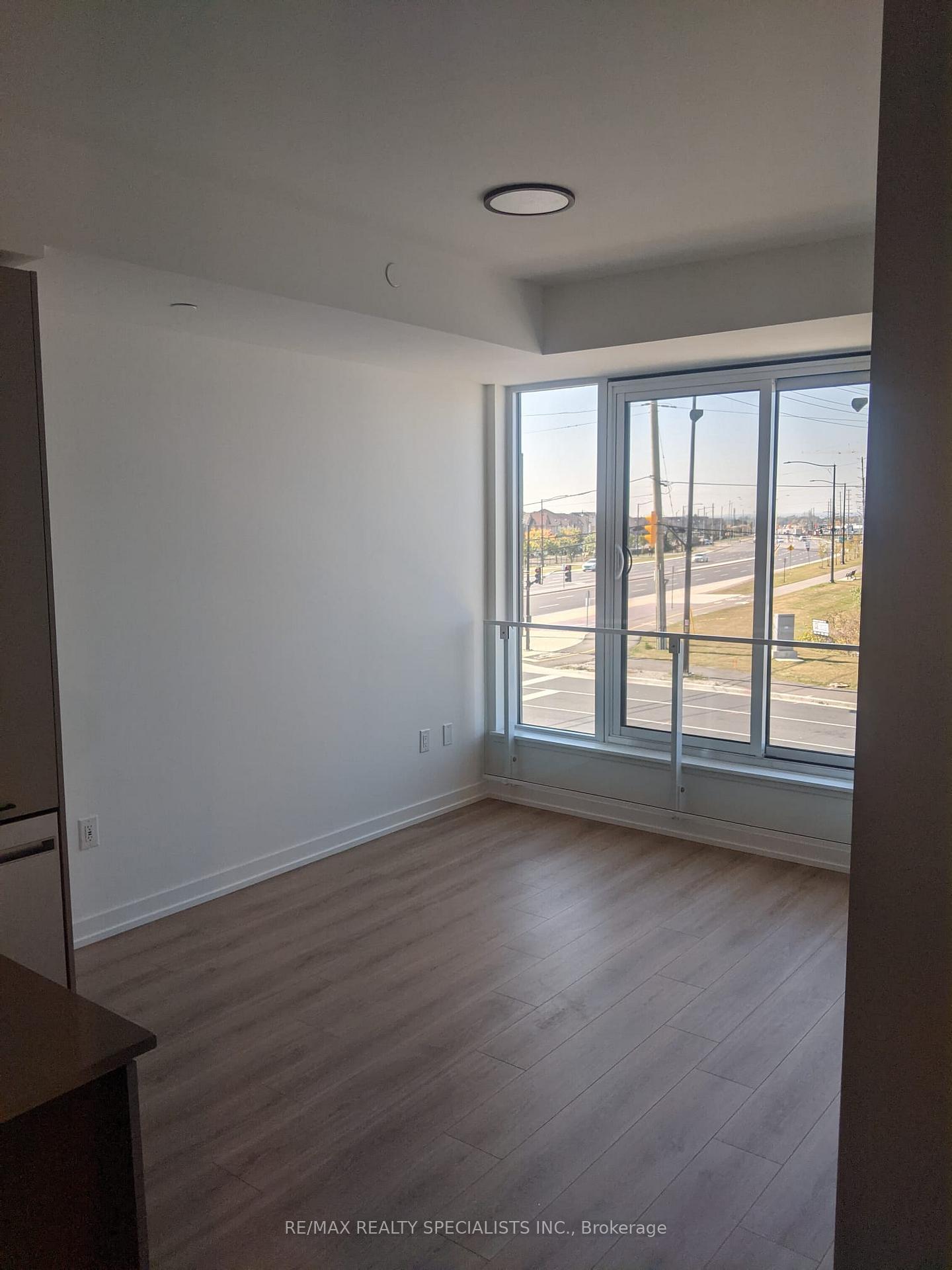 Photo 8 of Unit 214, 10 Lagerfeld Drive, Brampton, Northwest Brampton — HOMEH