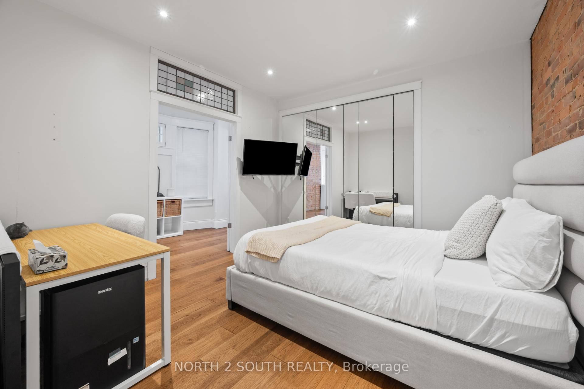 Photo 3 of 163 Marlborough Place, Toronto, The Annex — HOMEH