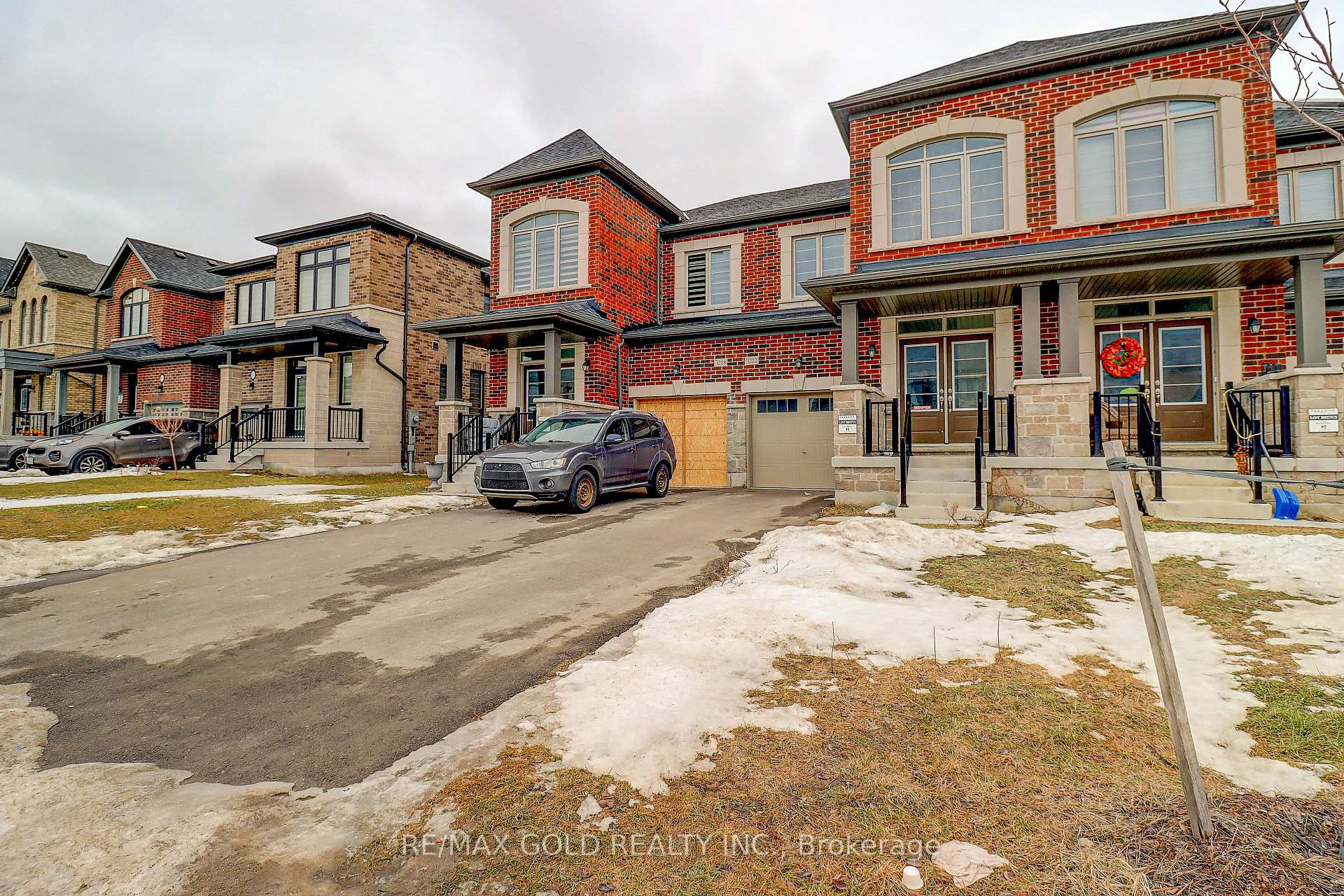 Photo 3 of 1222 Rexton Drive, Oshawa, Kedron — HOMEH