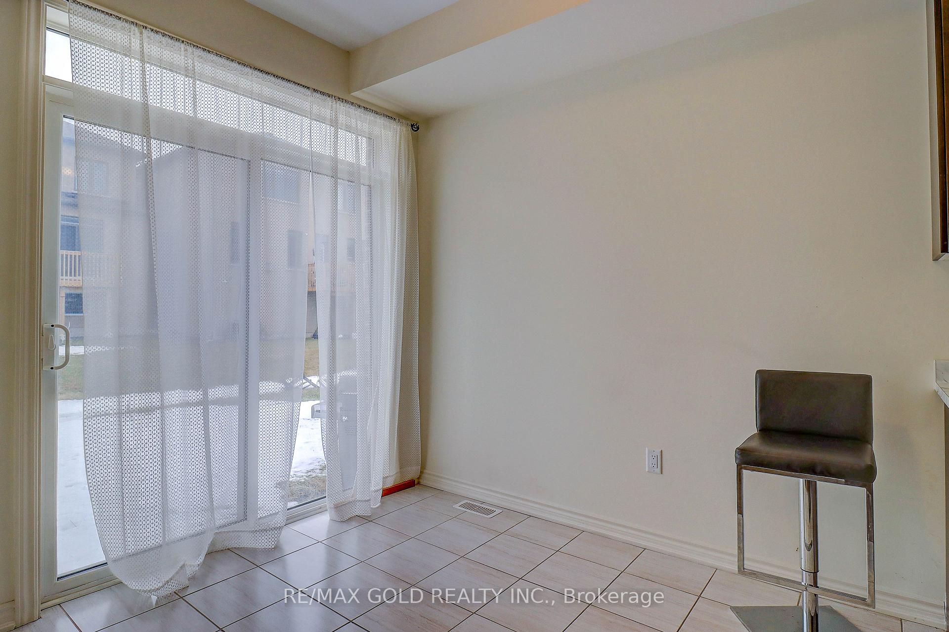 Photo 4 of 1222 Rexton Drive, Oshawa, Kedron — HOMEH