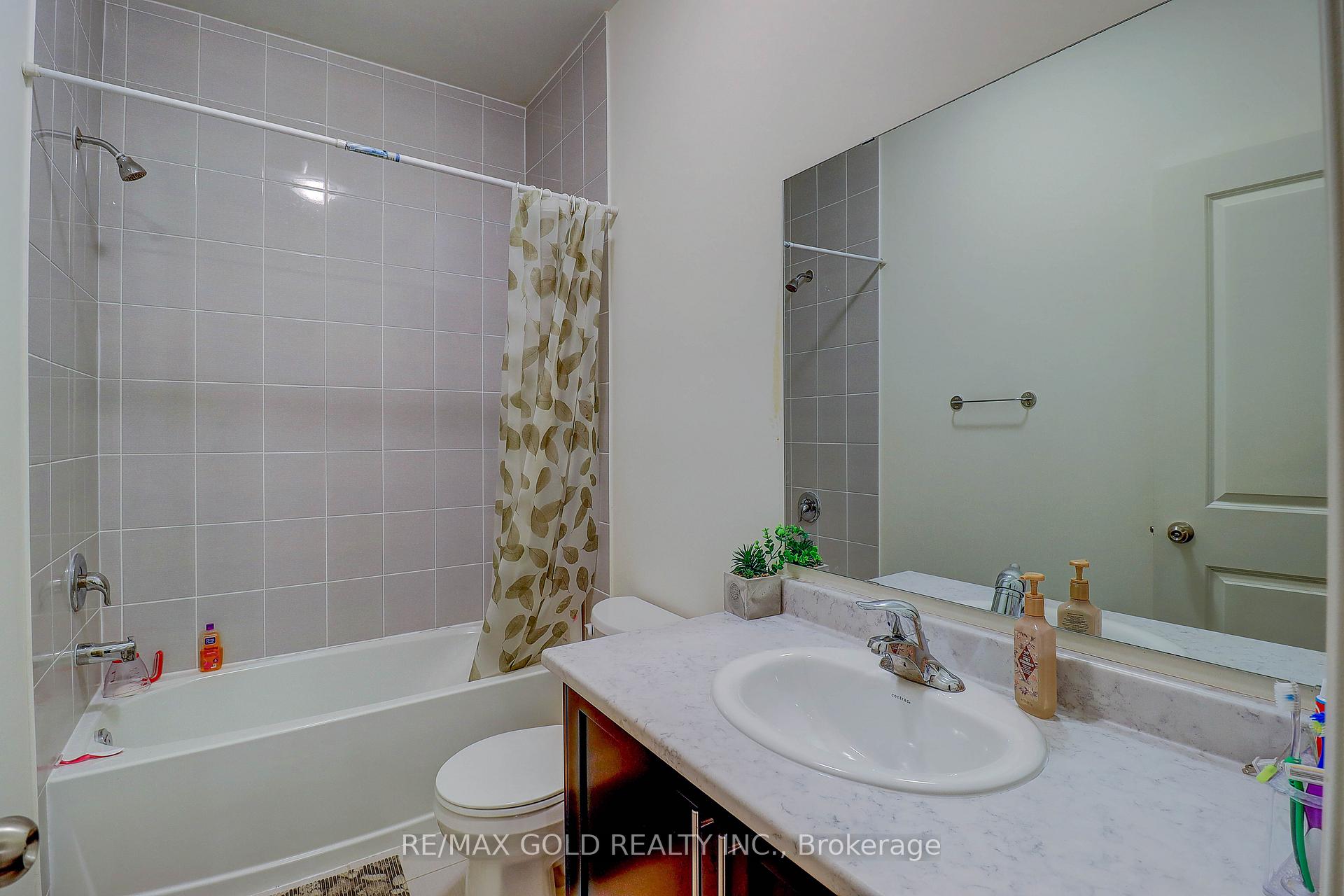 Photo 9 of 1222 Rexton Drive, Oshawa, Kedron — HOMEH