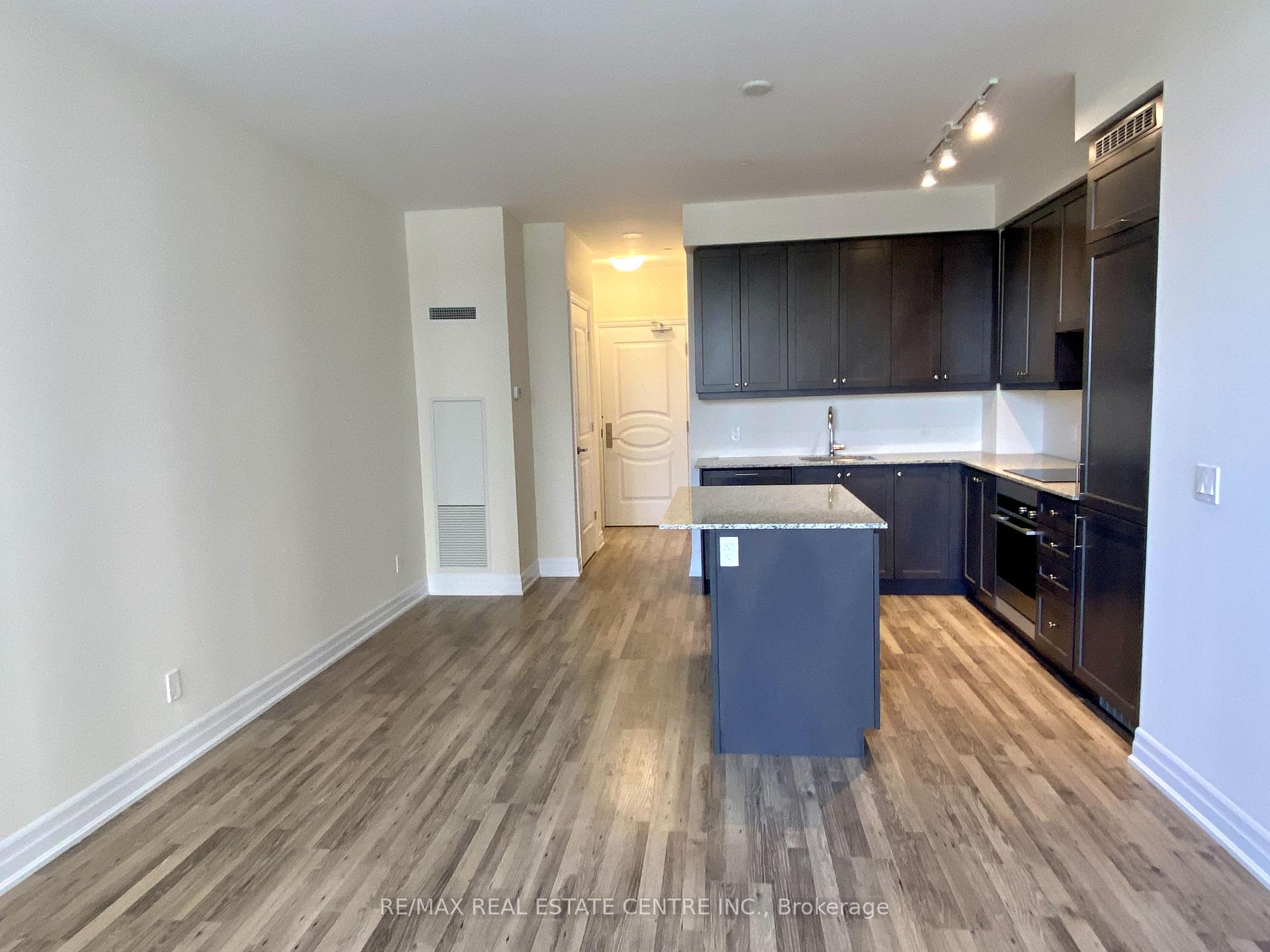 Photo 4 of Unit 222, 9075 Jane Street, Vaughan, Concord — HOMEH