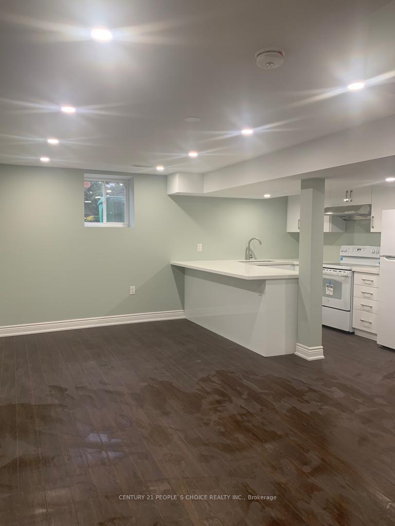 Photo 3 of Unit Bsmt, 5 Nomad Crescent, Brampton, Bram West — HOMEH