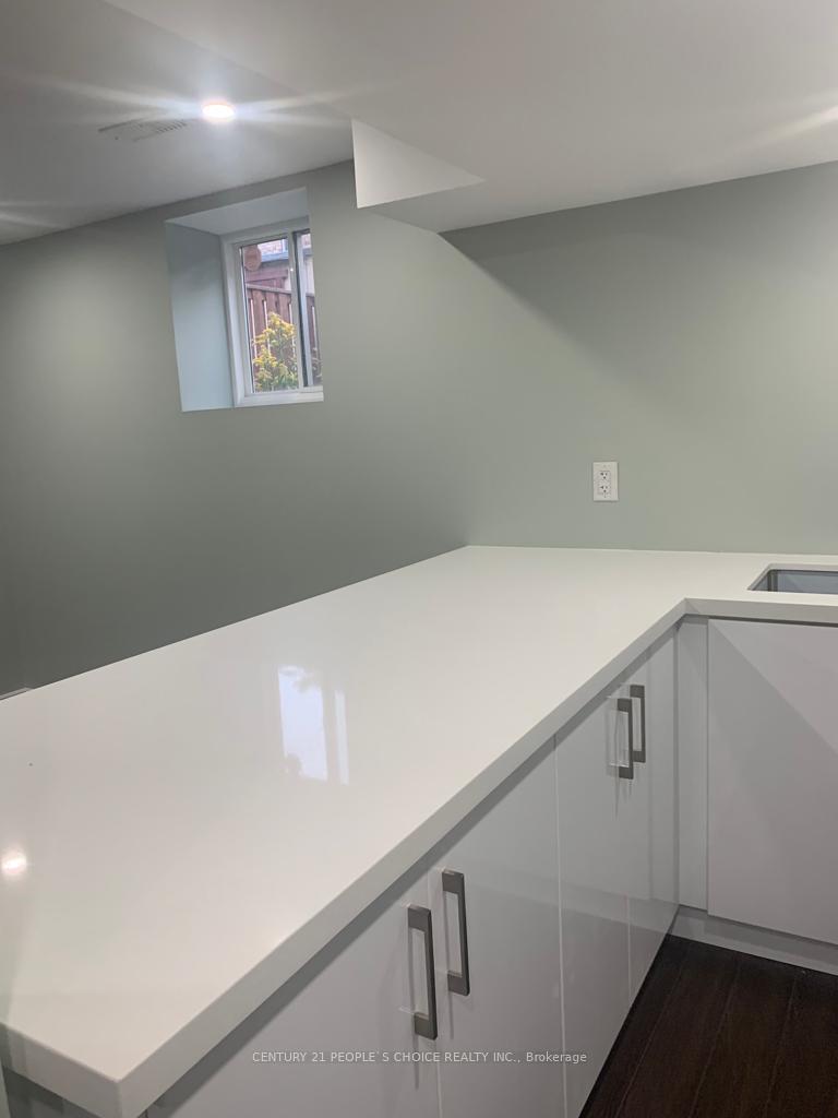 Photo 10 of Unit Bsmt, 5 Nomad Crescent, Brampton, Bram West — HOMEH