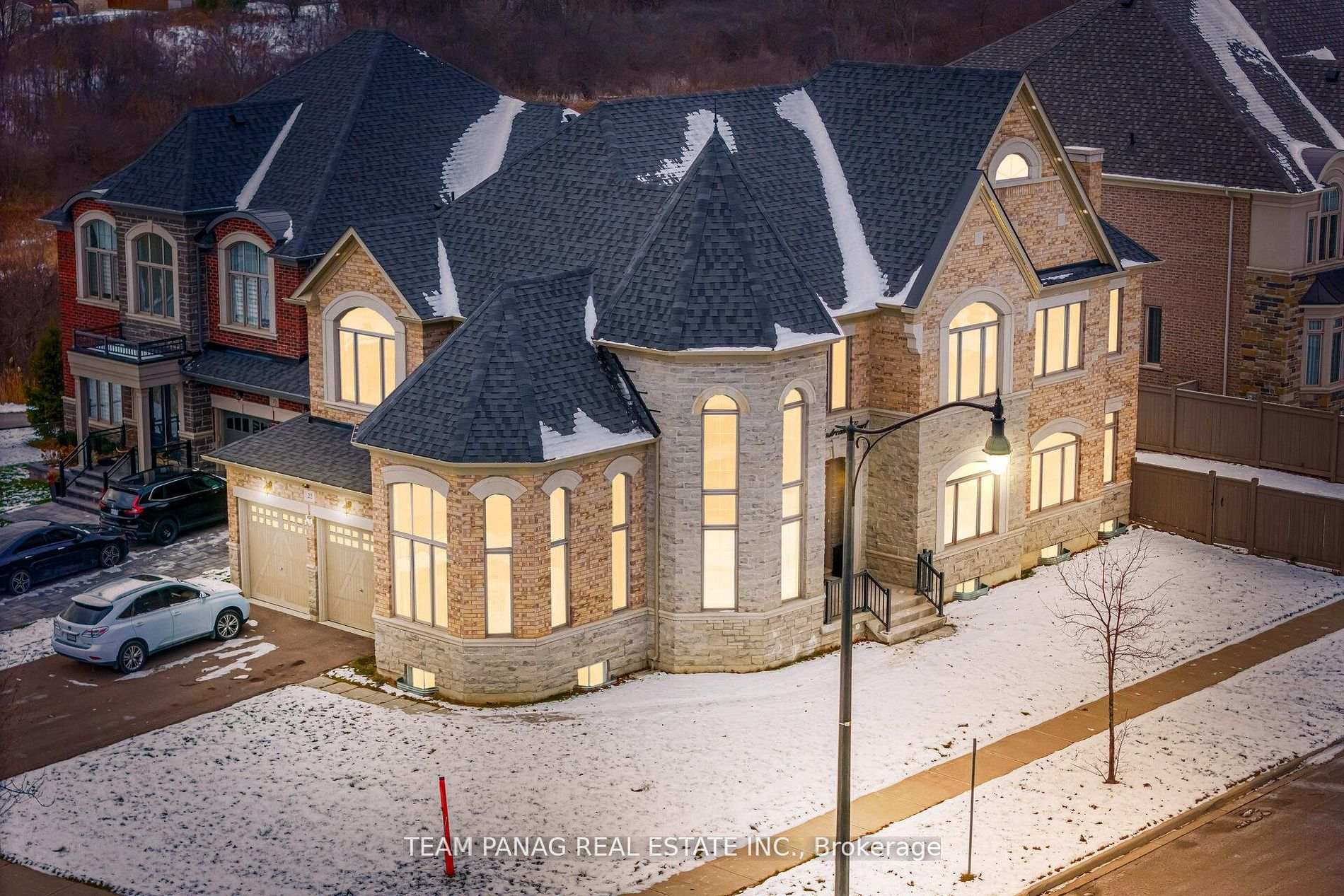 Front of 22 Slipstream Court