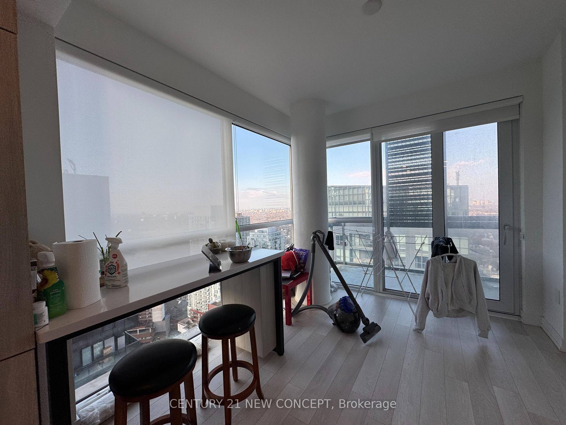 Photo 5 of Unit 3408, 39 Roehampton Avenue, Toronto, Mount Pleasant West — HOMEH