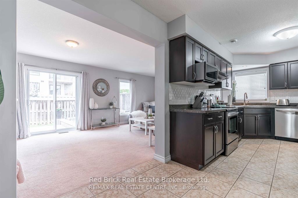 Photo 5 of Unit 24, 20 Shackleton Drive, Guelph, Grange Road — HOMEH