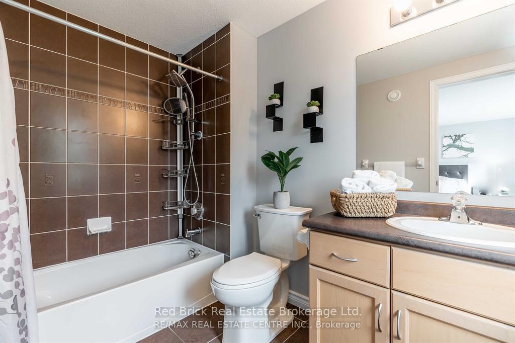 Photo 12 of Unit 24, 20 Shackleton Drive, Guelph, Grange Road — HOMEH