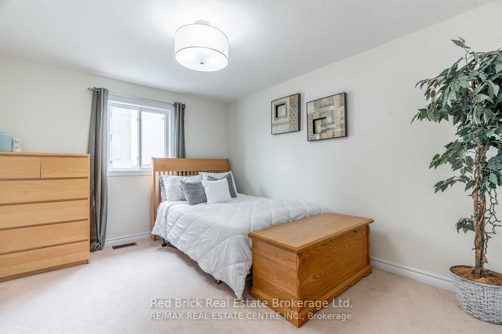 Photo 19 of Unit 24, 20 Shackleton Drive, Guelph, Grange Road — HOMEH