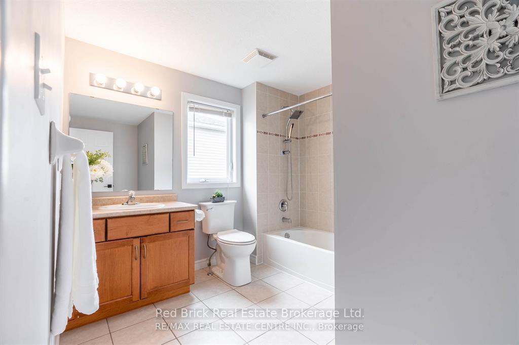 Photo 13 of Unit 24, 20 Shackleton Drive, Guelph, Grange Road — HOMEH