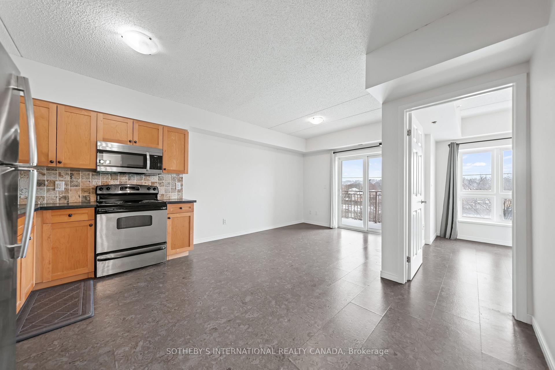 Photo 11 of Unit 409, 155 Water Street S, Cambridge — HOMEH
