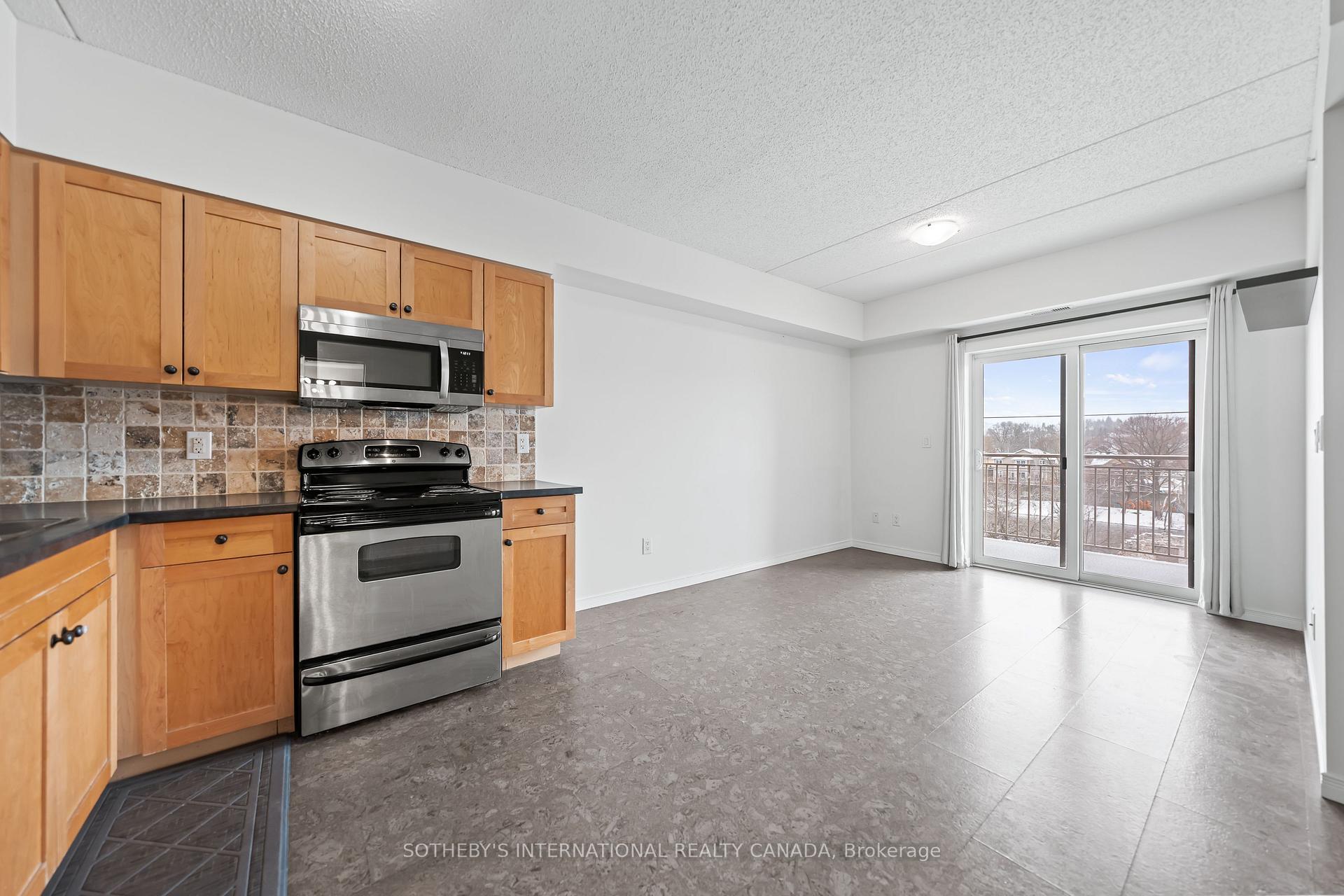 Photo 15 of Unit 409, 155 Water Street S, Cambridge — HOMEH