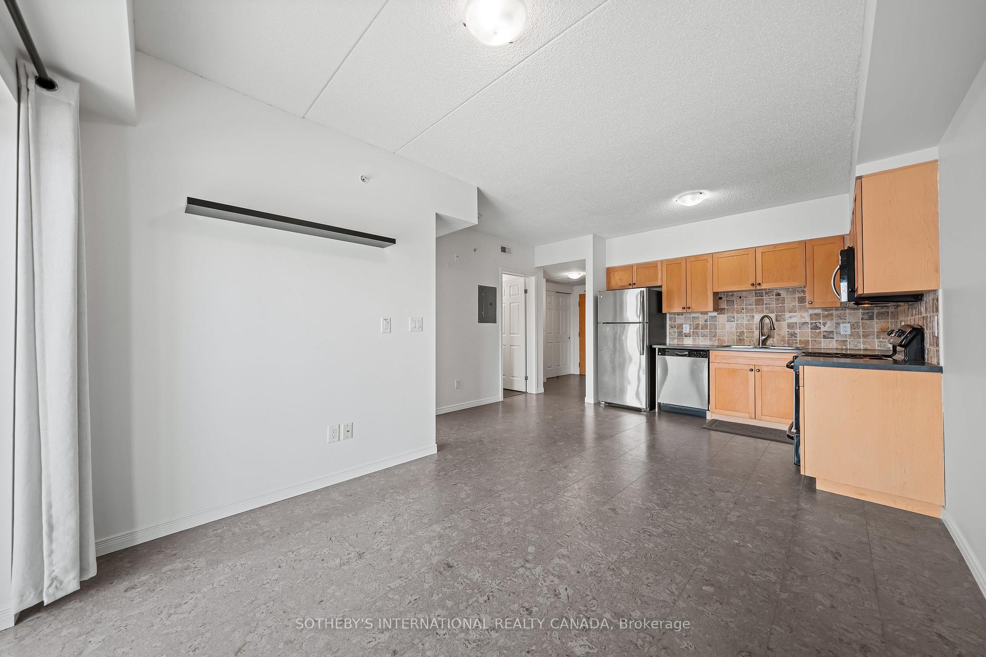 Photo 12 of Unit 409, 155 Water Street S, Cambridge — HOMEH