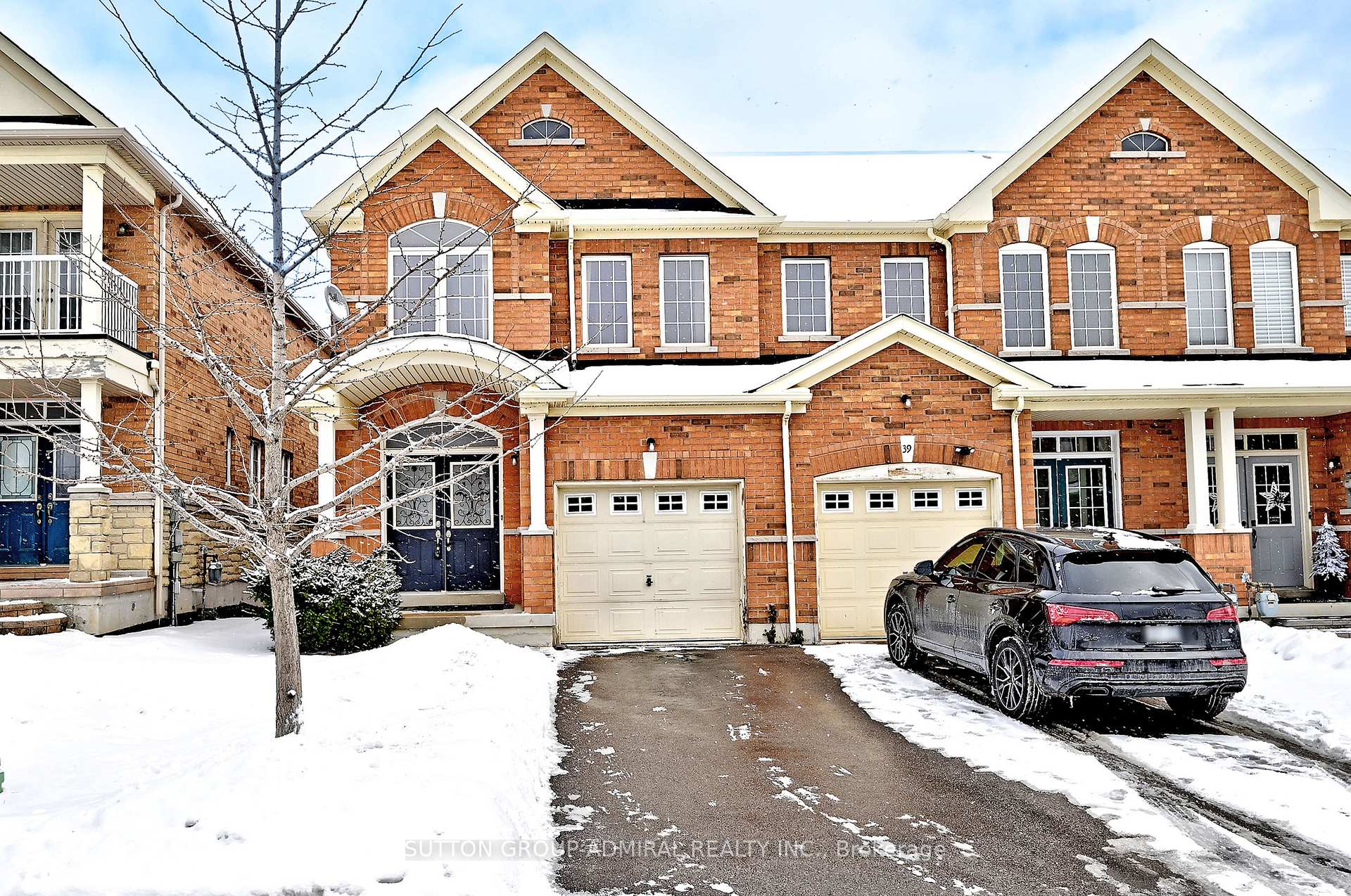 Front of 41 Big Hill Crescent