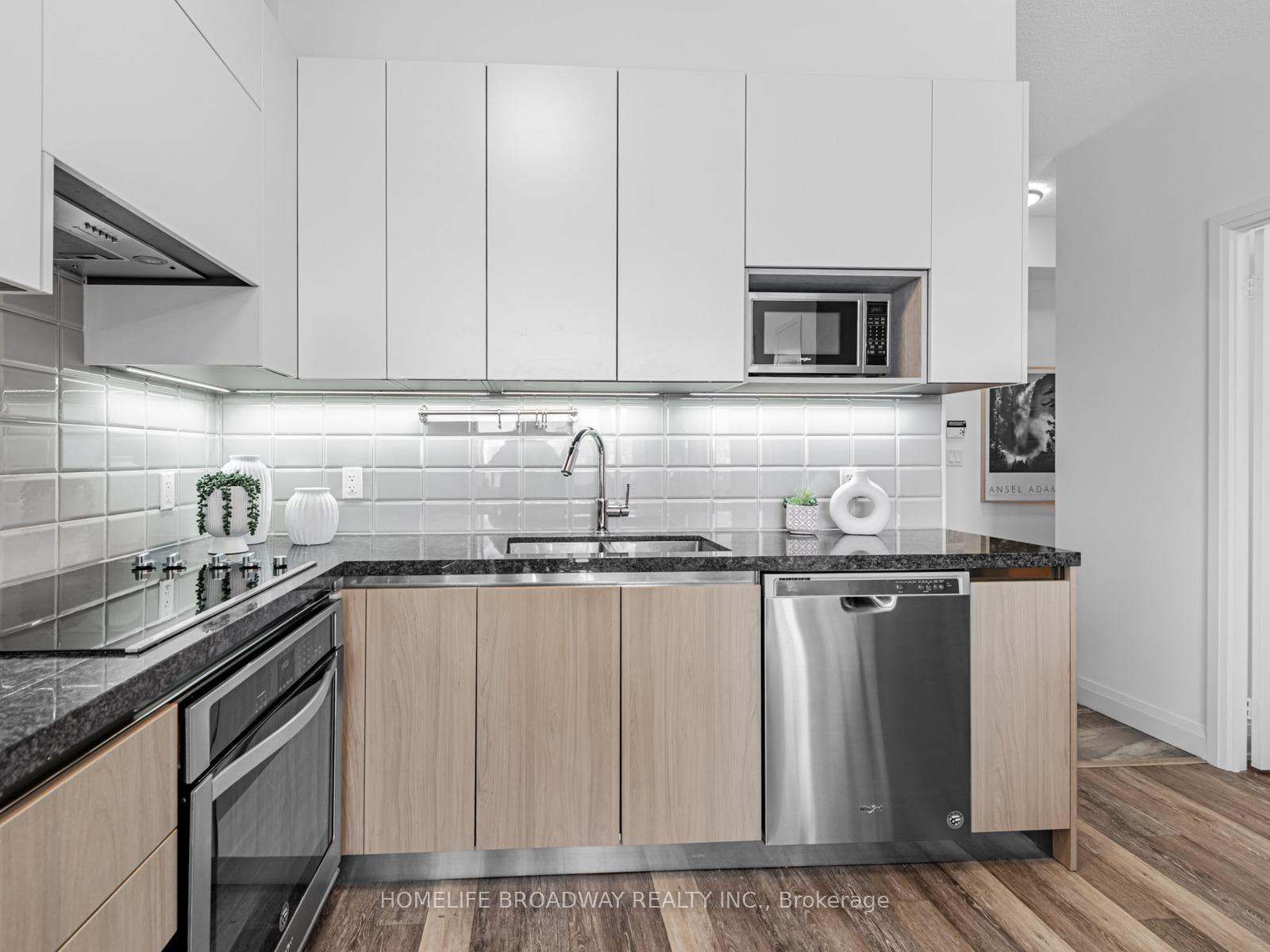 Photo 14 of Unit 720, 15 Water Walk Drive, Markham, Unionville — HOMEH