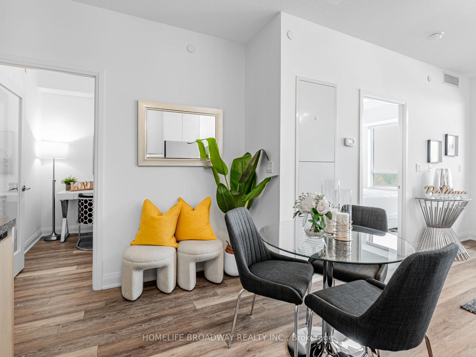 Photo 12 of Unit 720, 15 Water Walk Drive, Markham, Unionville — HOMEH
