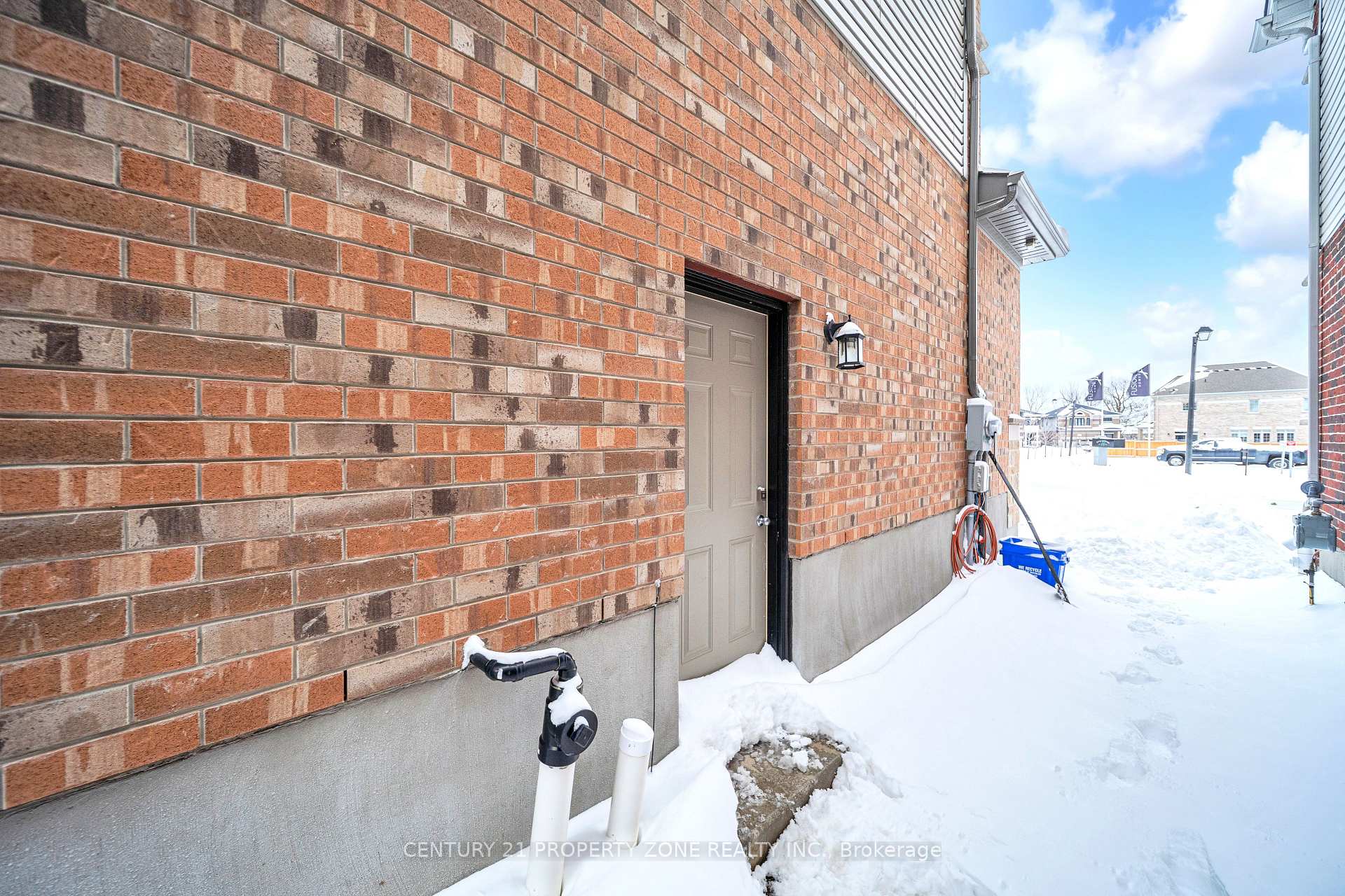 Photo 8 of 14 Spachman Street, Kitchener, Huron Park — HOMEH