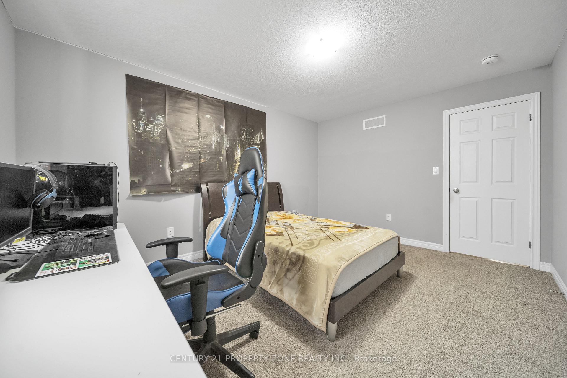 Photo 36 of 14 Spachman Street, Kitchener, Huron Park — HOMEH