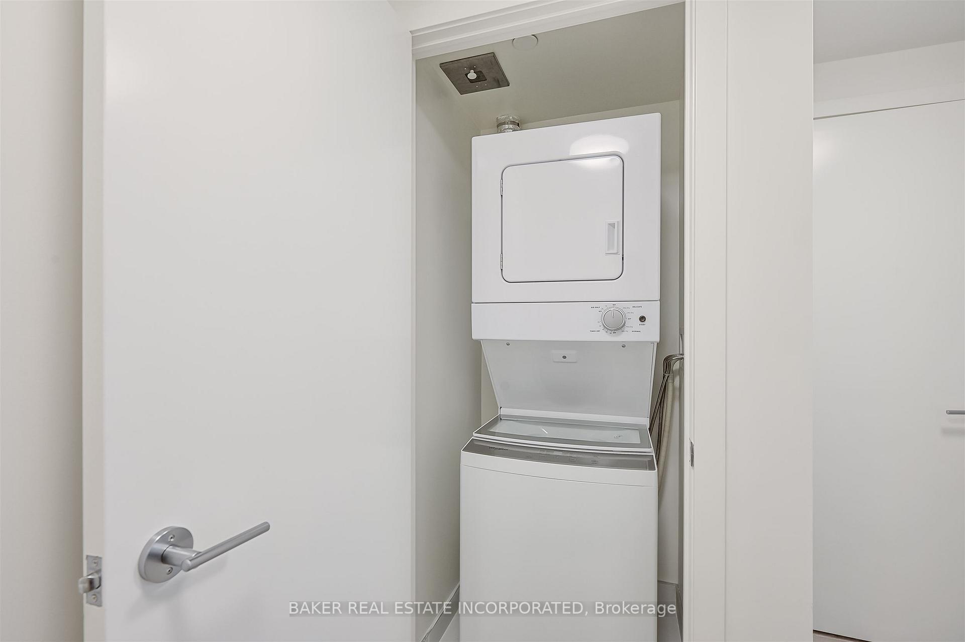 Photo 19 of Unit 2302, 223 Redpath Avenue, Toronto, Mount Pleasant West — HOMEH