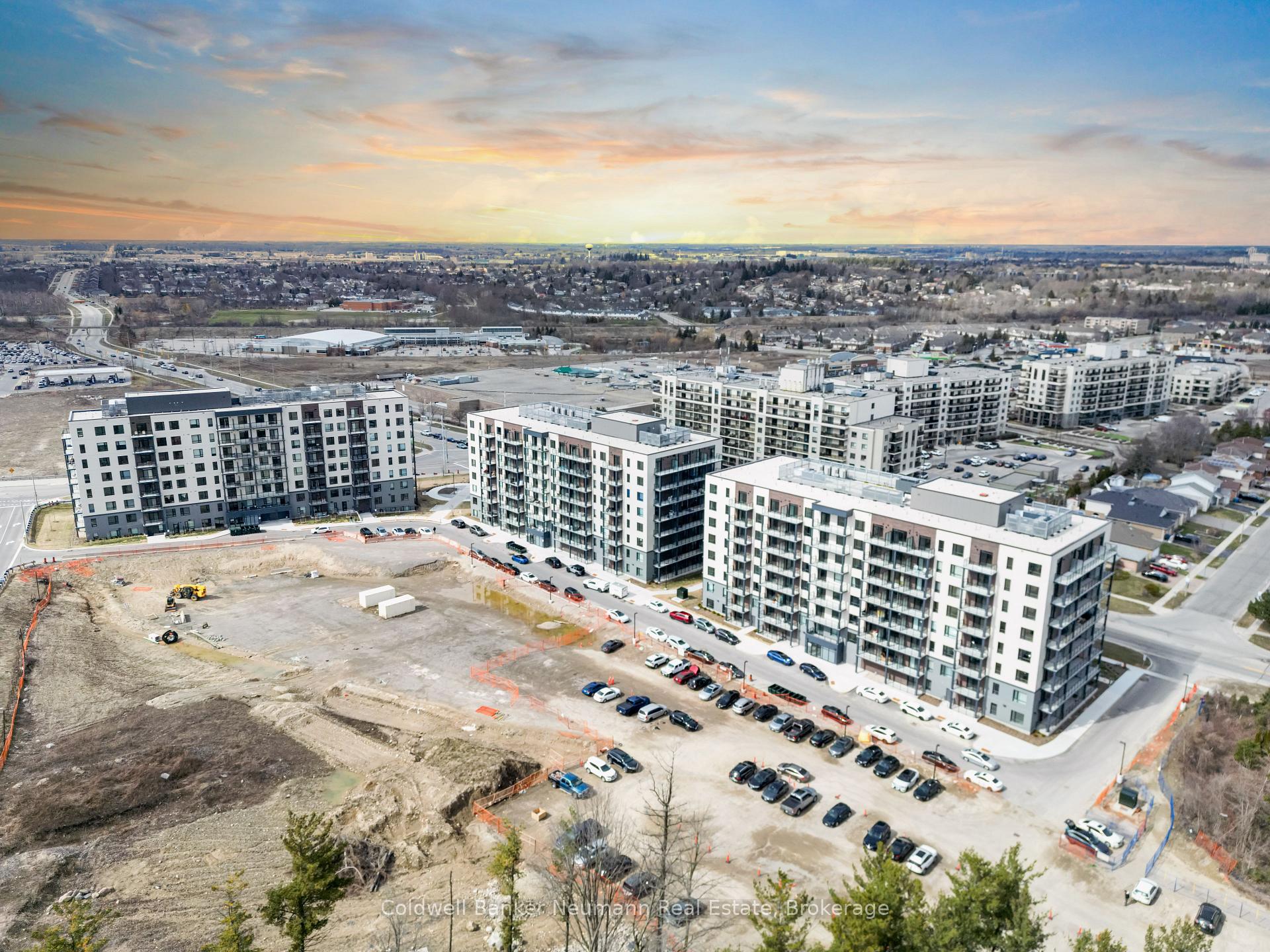 Photo 8 of Unit 113, 191 Elmira Road S, Guelph, Willow West/Sugarbush/West Acres — HOMEH