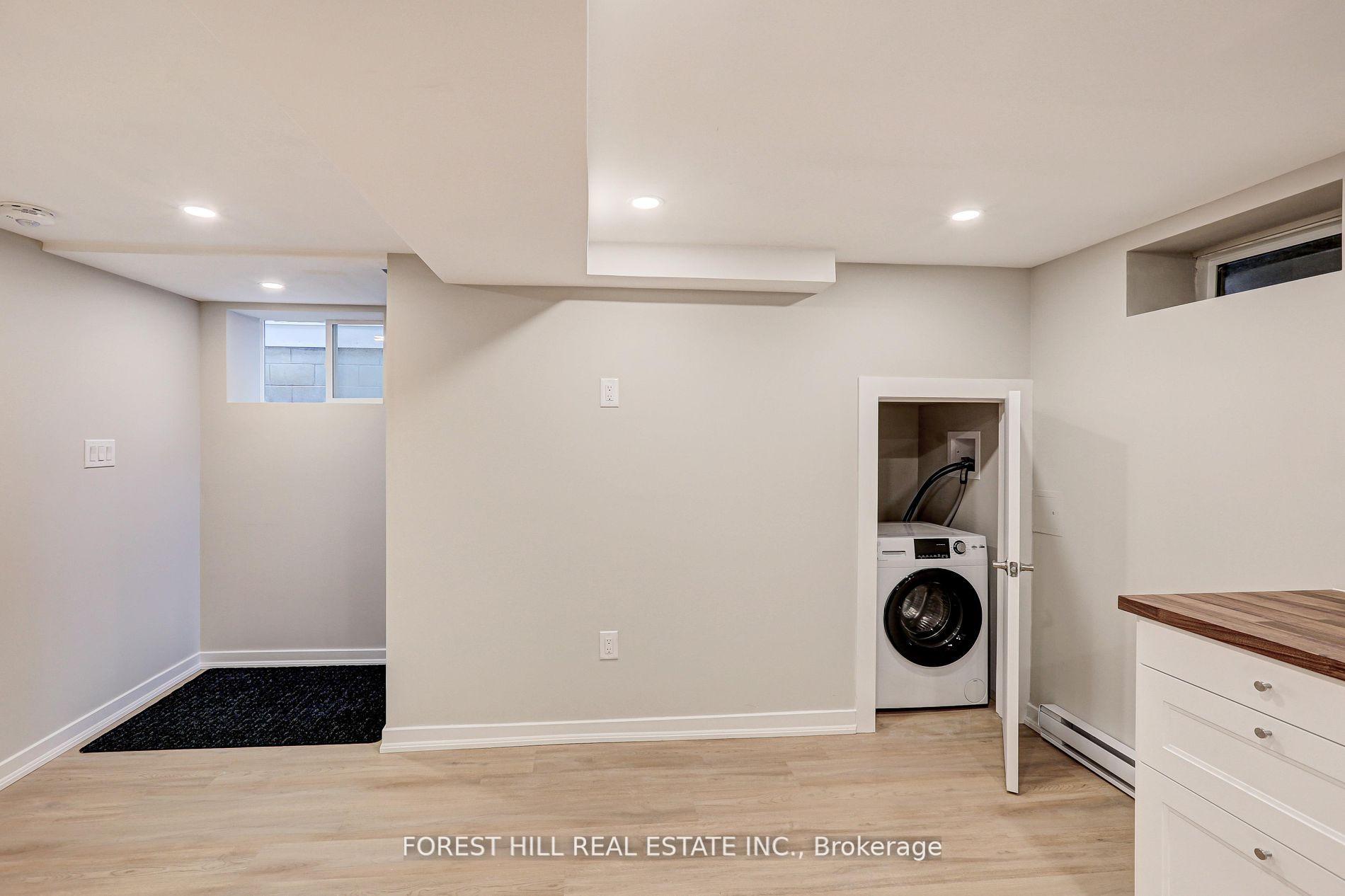 Photo 9 of Unit 2, 203 Weir Street N, Hamilton, Homeside — HOMEH
