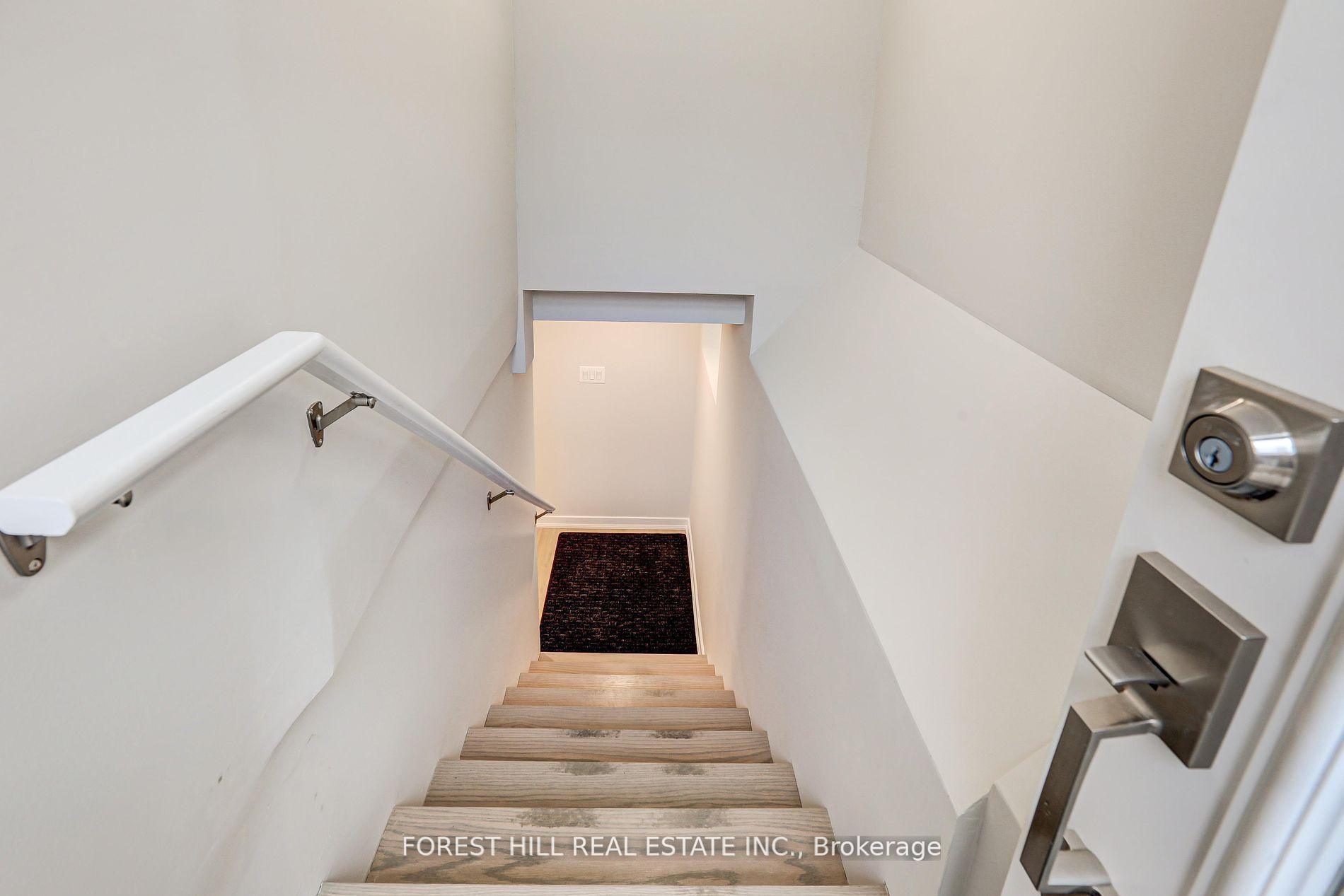 Photo 8 of Unit 2, 203 Weir Street N, Hamilton, Homeside — HOMEH