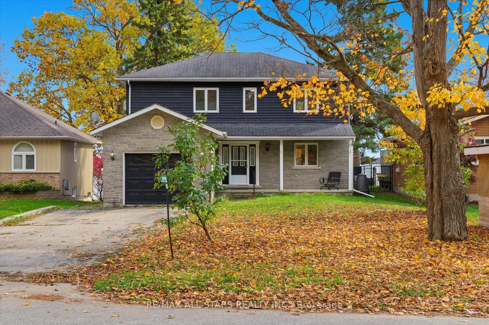 Front of Unit Upper Level, 2999 Lakeside Drive