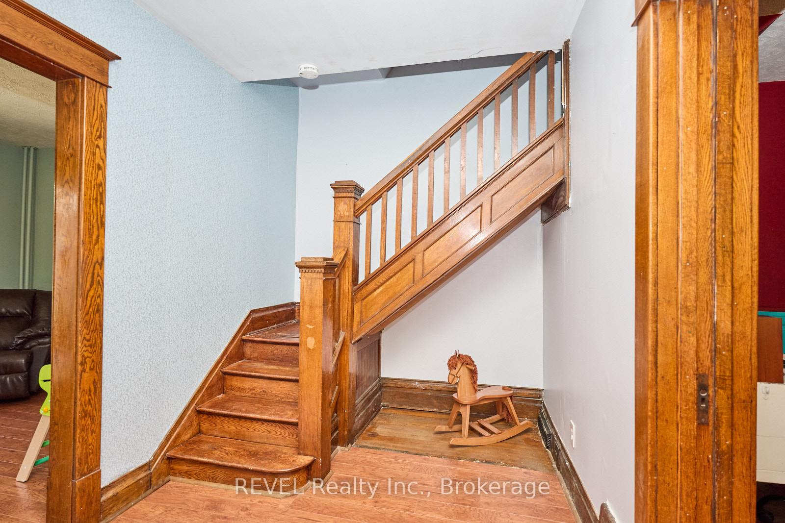 Photo 4 of 51 Grove Street, Welland, Welland Downtown — HOMEH
