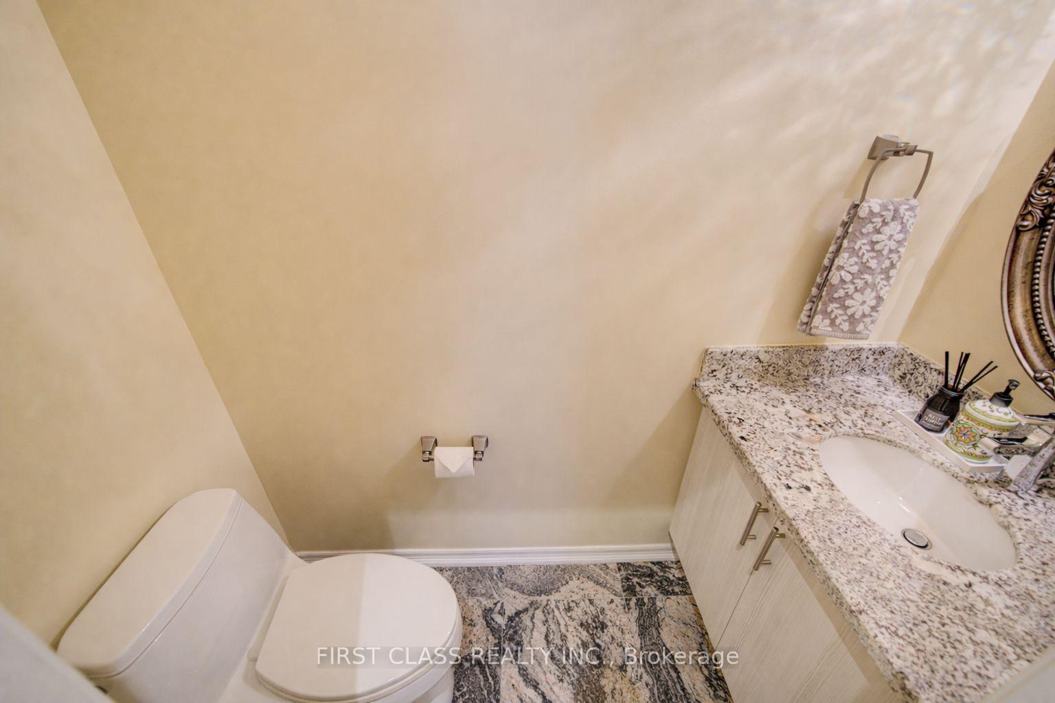 Photo 2 of 73 Glengordon Crescent, Markham, Devil's Elbow — HOMEH