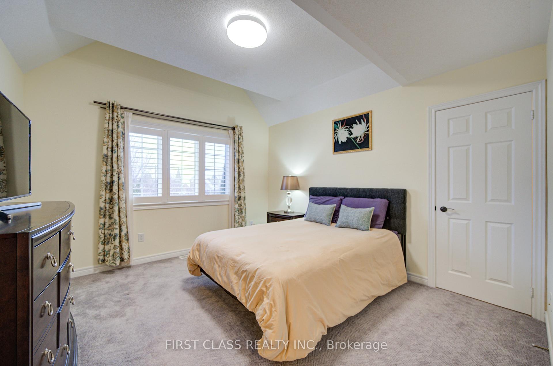 Photo 12 of 73 Glengordon Crescent, Markham, Devil's Elbow — HOMEH