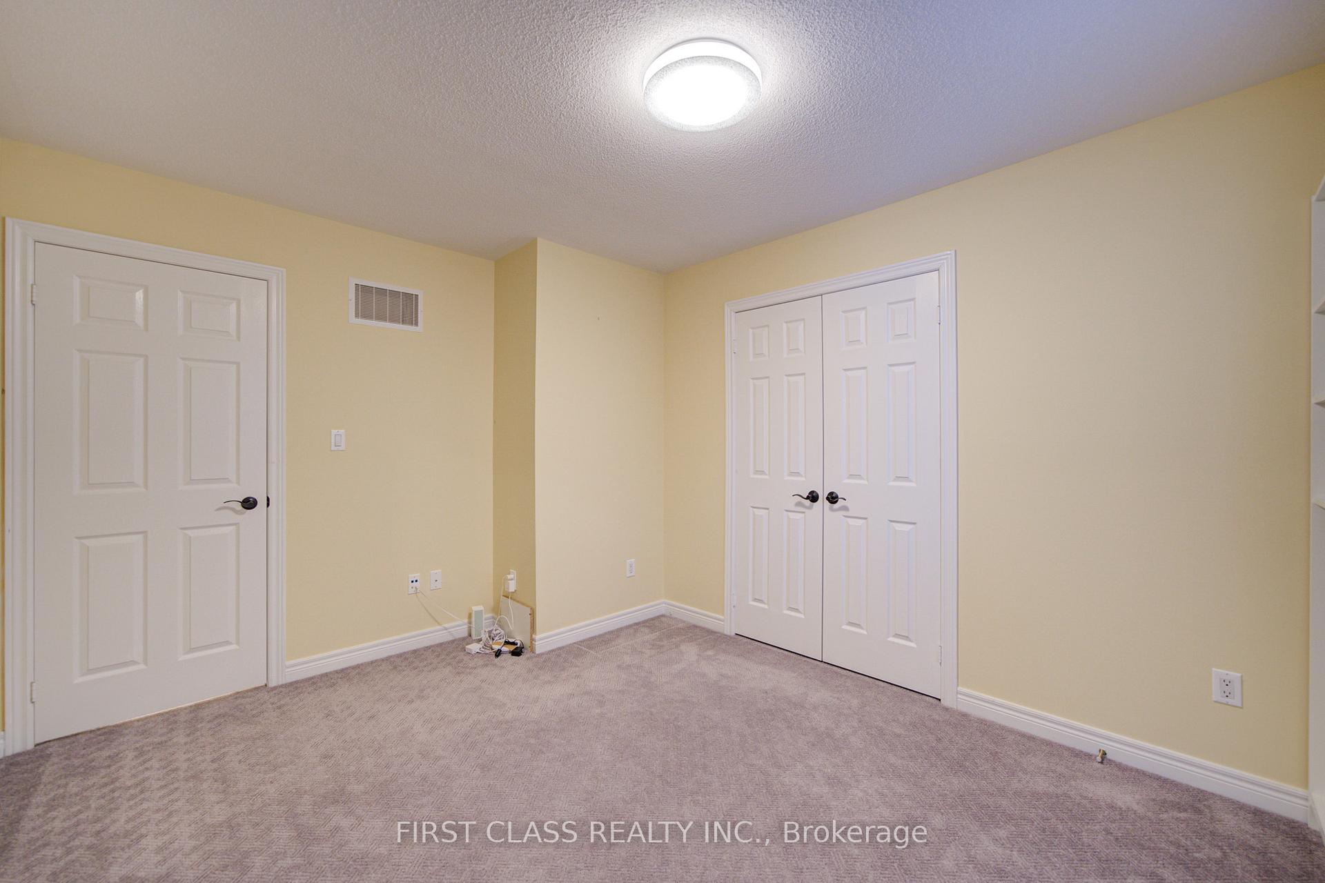 Photo 28 of 73 Glengordon Crescent, Markham, Devil's Elbow — HOMEH
