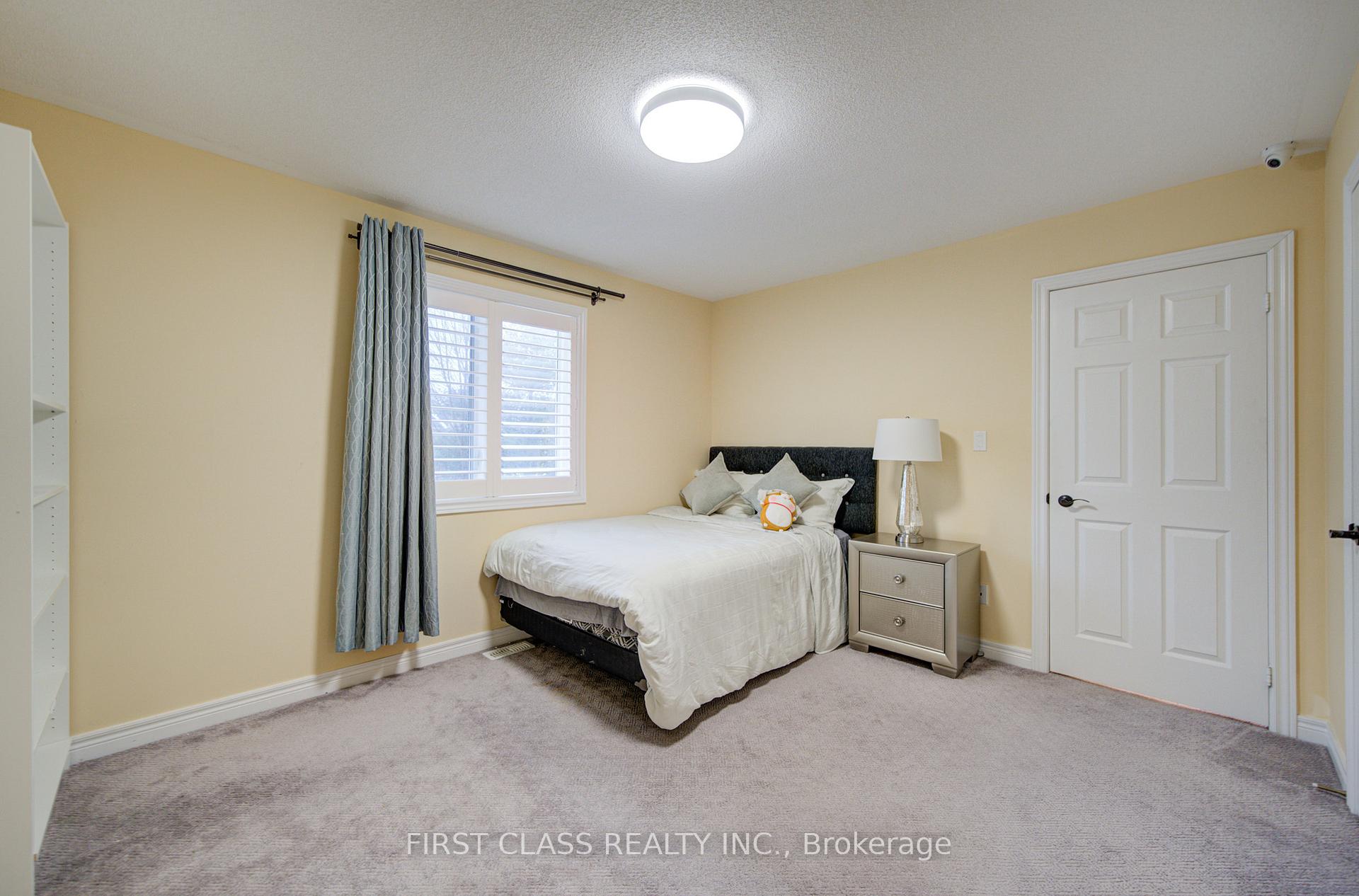 Photo 7 of 73 Glengordon Crescent, Markham, Devil's Elbow — HOMEH