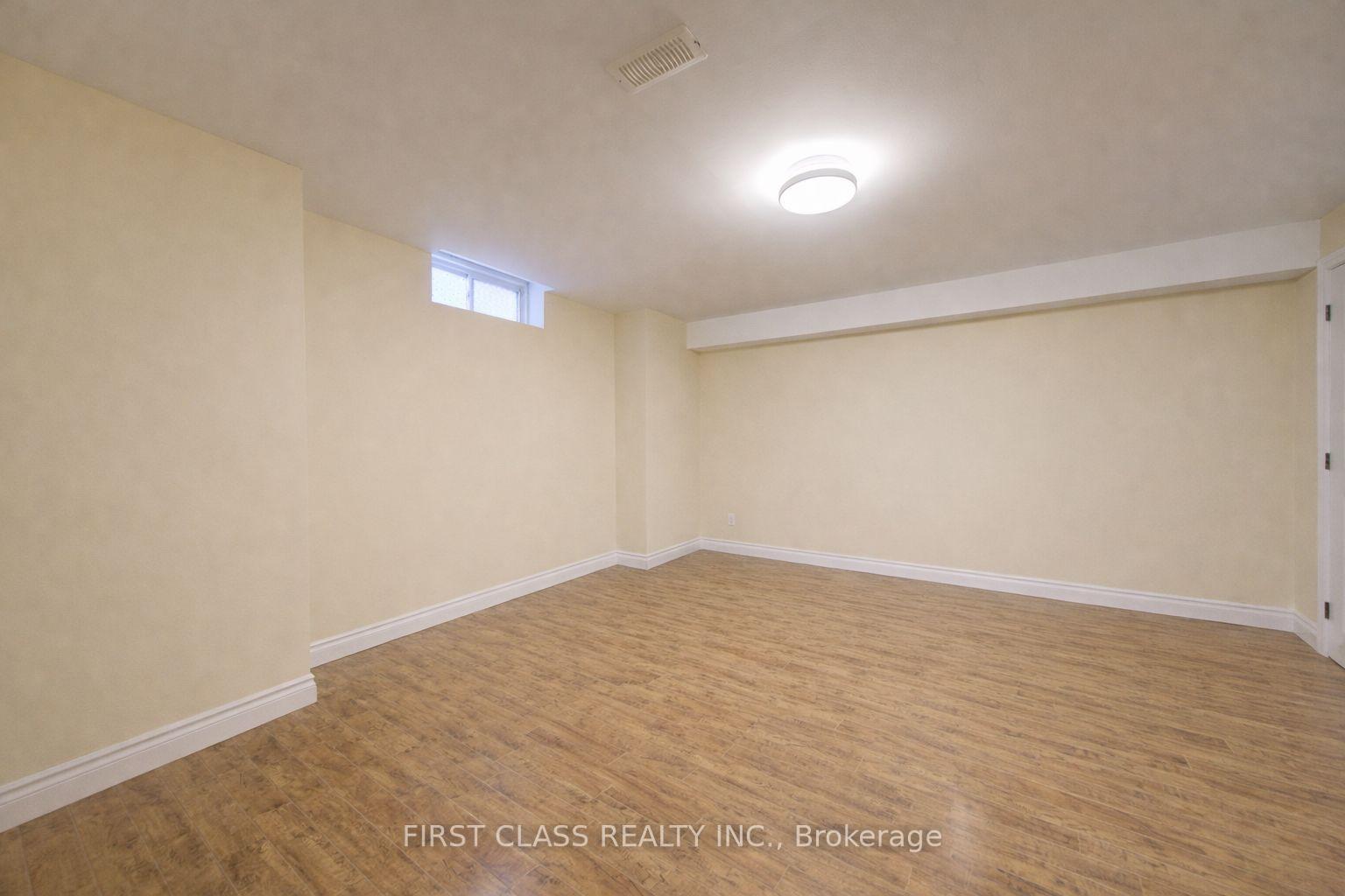 Photo 22 of 73 Glengordon Crescent, Markham, Devil's Elbow — HOMEH