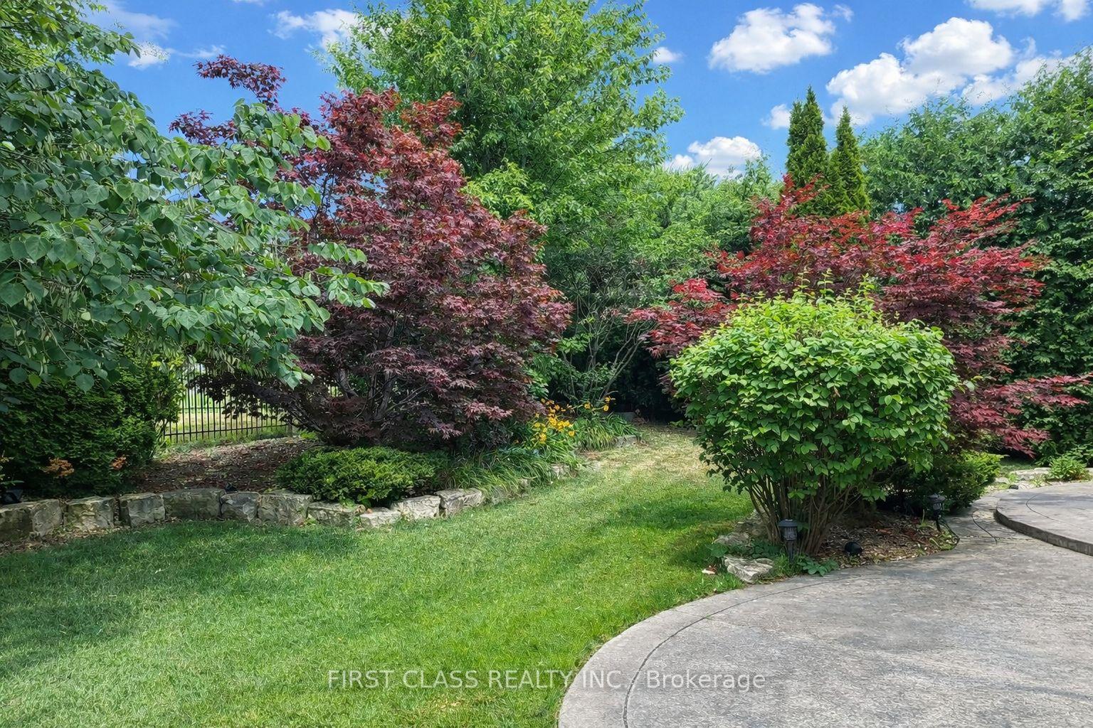 Photo 13 of 73 Glengordon Crescent, Markham, Devil's Elbow — HOMEH
