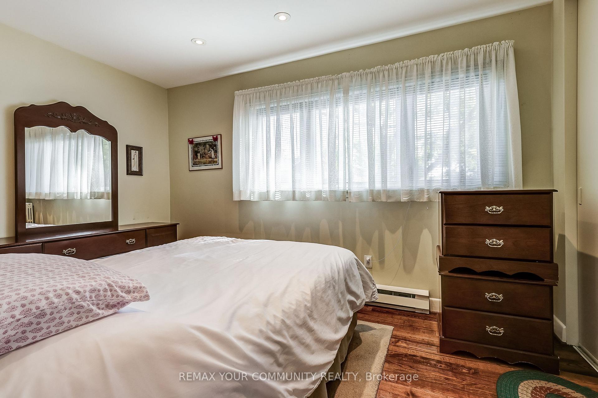 Photo 19 of 2 Rougecrest Drive, Markham, Markham Village — HOMEH