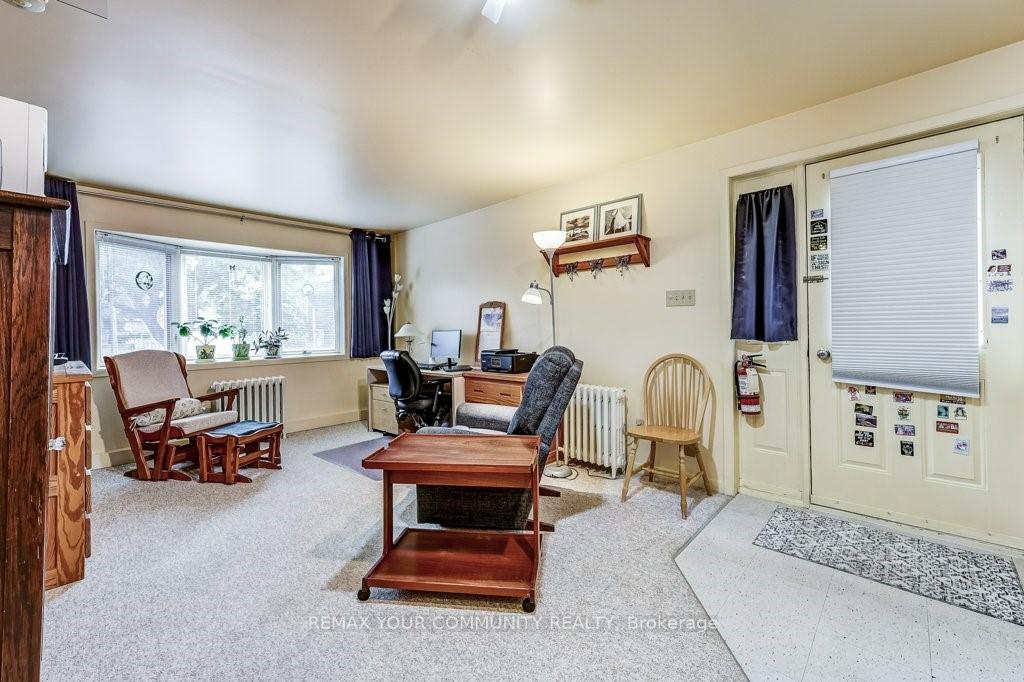 Photo 9 of 2 Rougecrest Drive, Markham, Markham Village — HOMEH
