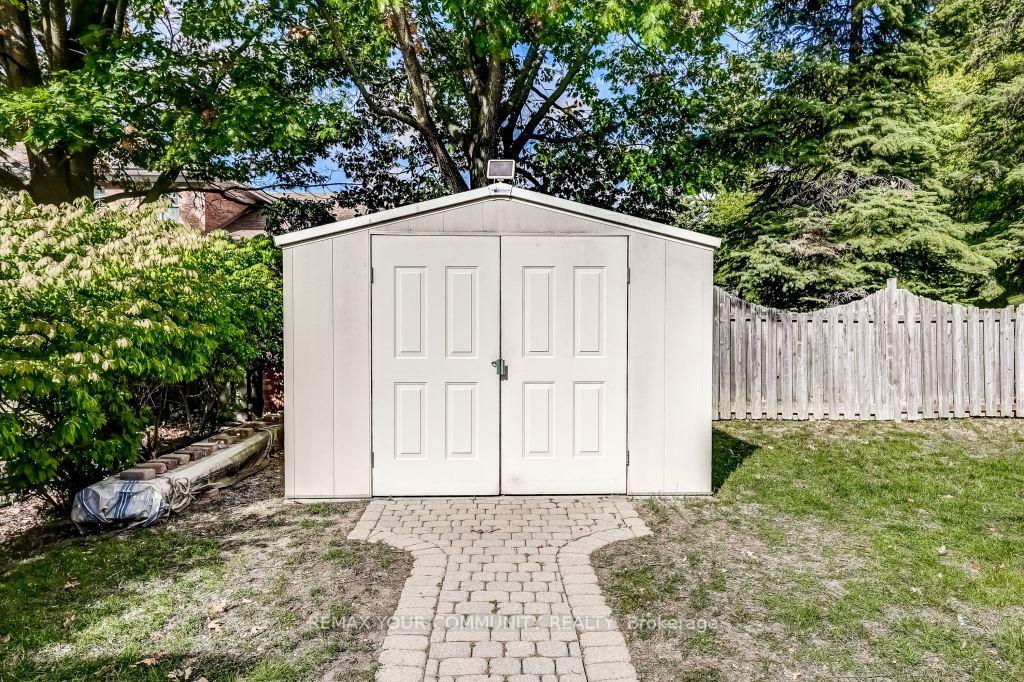 Photo 6 of 2 Rougecrest Drive, Markham, Markham Village — HOMEH