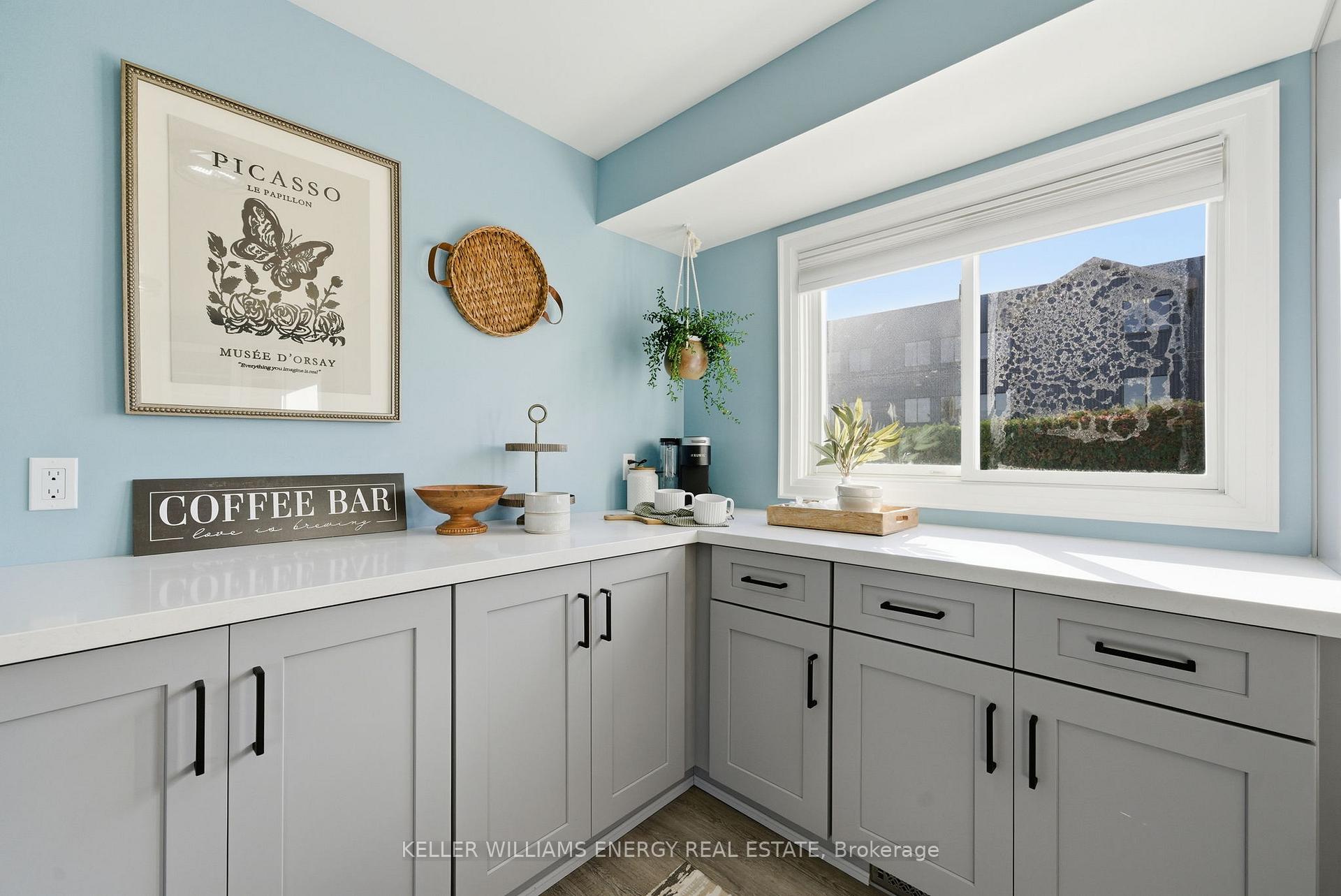 Photo 2 of 961 Curtis Crescent, Cobourg — HOMEH