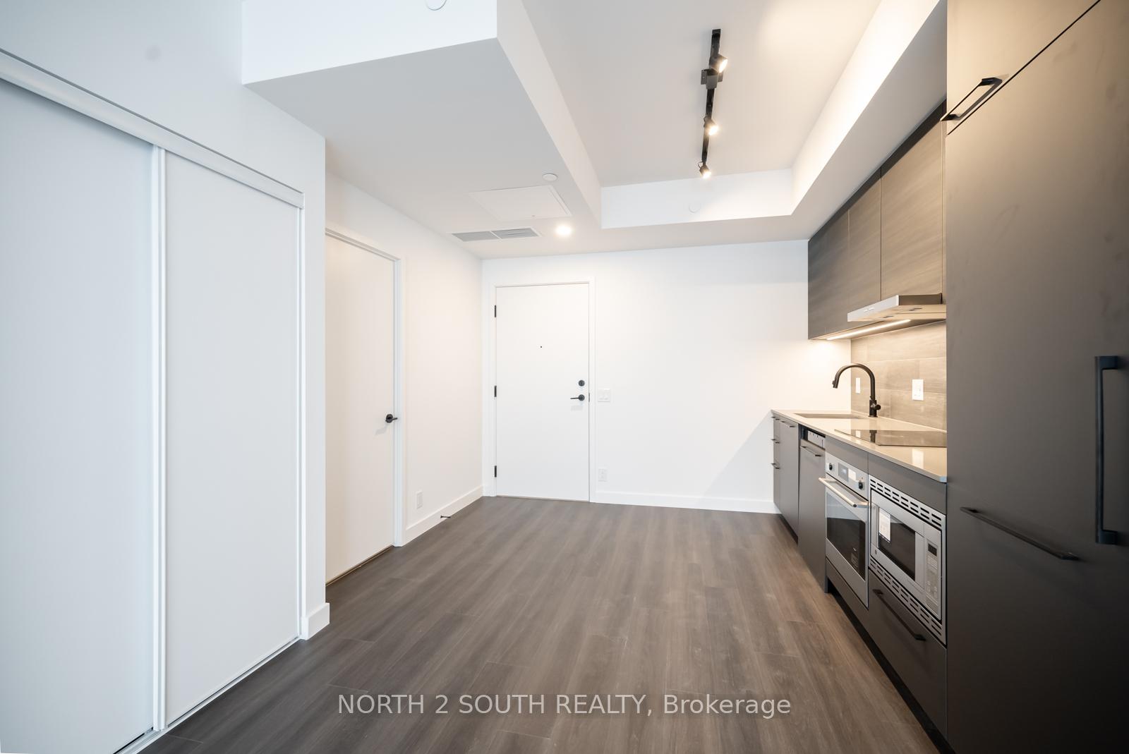 Photo 5 of Unit 1008, 1050 Eastern Avenue, Toronto, The Beaches — HOMEH