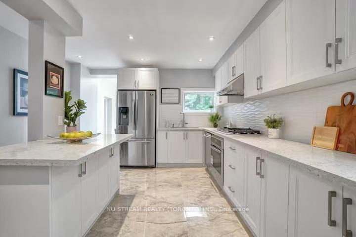 Photo 2 of 25 Duncannon Drive, Toronto, Forest Hill South — HOMEH