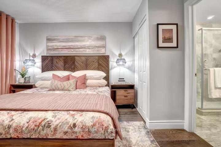 Photo 4 of 25 Duncannon Drive, Toronto, Forest Hill South — HOMEH