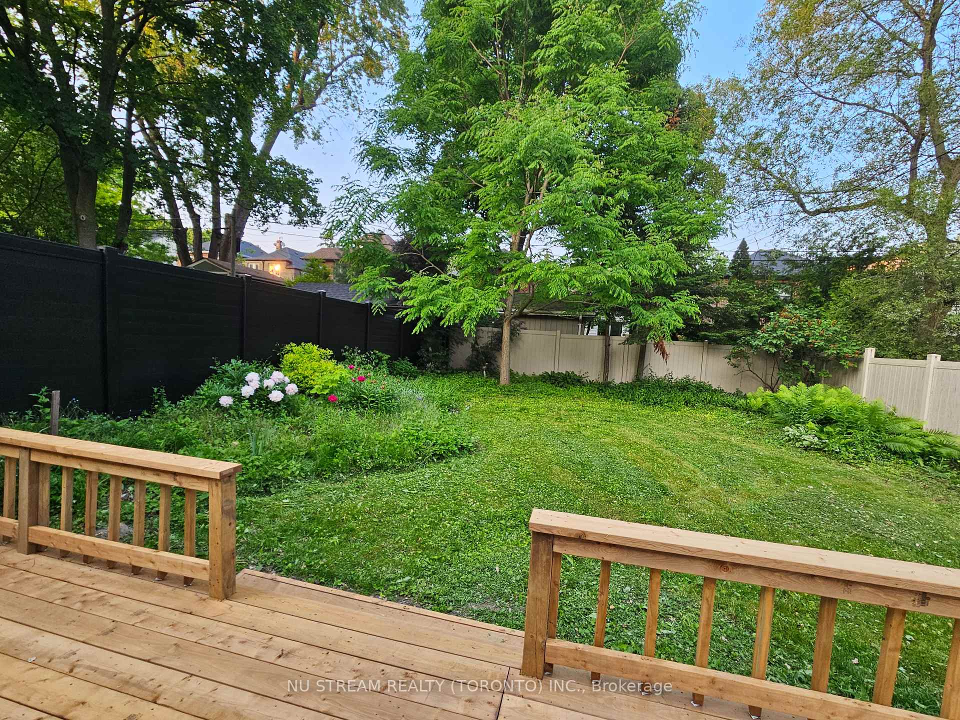 Photo 8 of 25 Duncannon Drive, Toronto, Forest Hill South — HOMEH