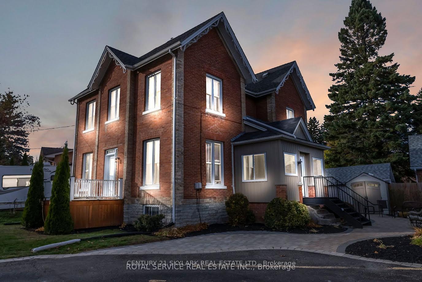 Photo 1 of Unit 4, 8 Wellington Street, Clarington, Bowmanville — HOMEH