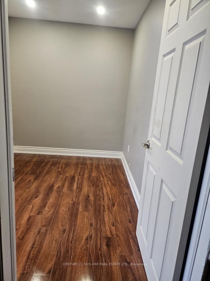 Photo 5 of Unit 4, 8 Wellington Street, Clarington, Bowmanville — HOMEH