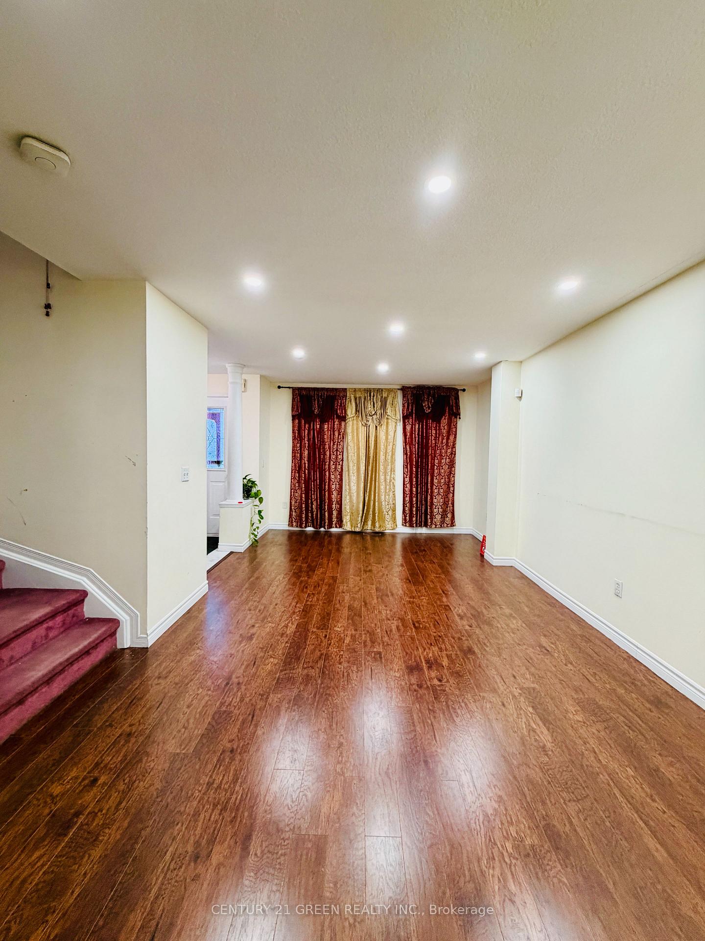 Photo 2 of Unit (Main), 45 Seaside Circle, Brampton, Sandringham-Wellington — HOMEH