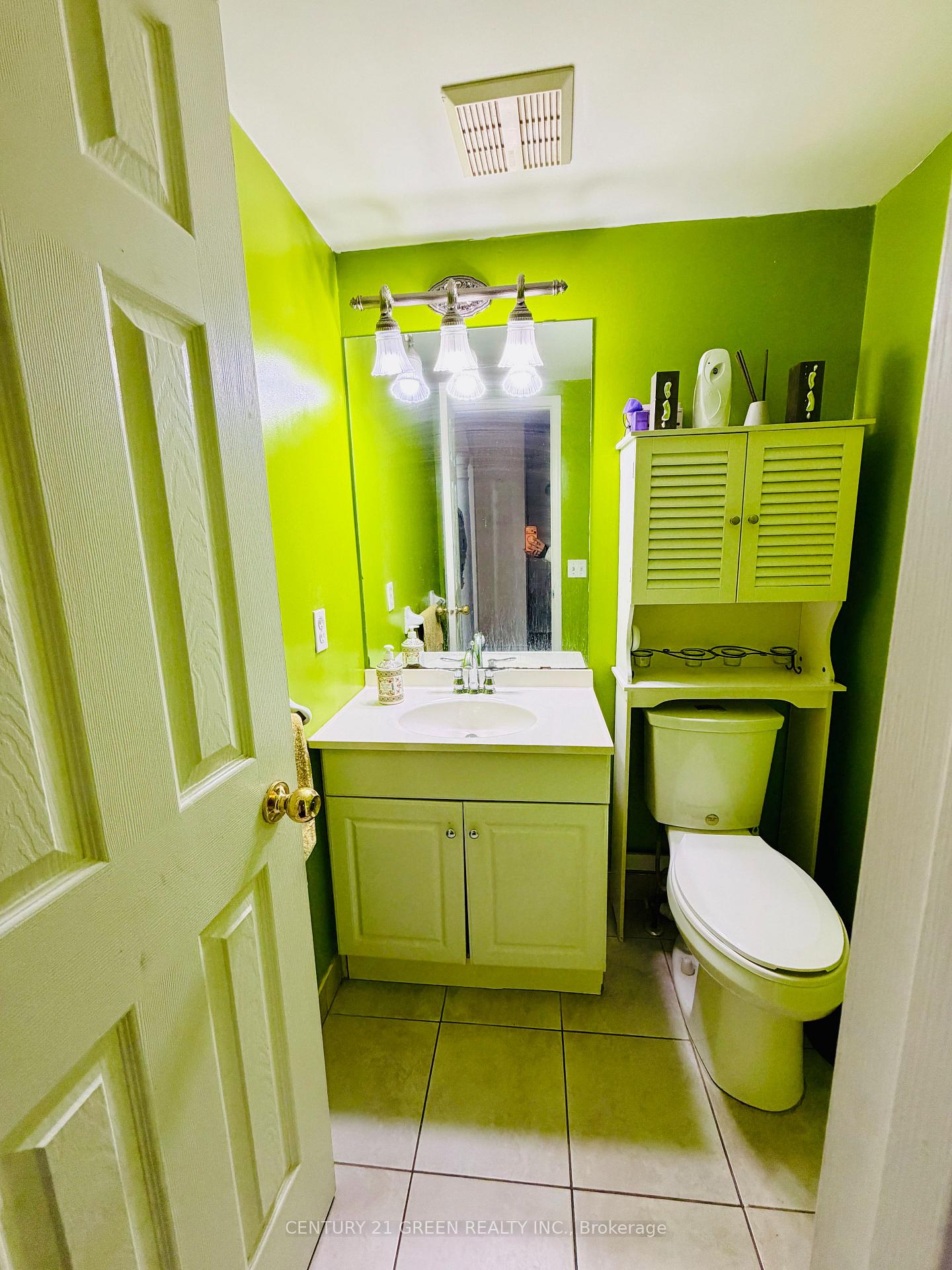 Photo 4 of Unit (Main), 45 Seaside Circle, Brampton, Sandringham-Wellington — HOMEH