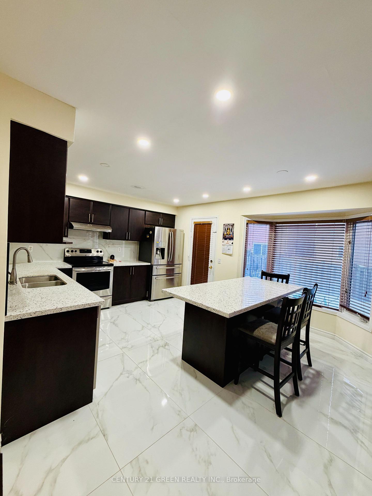 Photo 18 of Unit (Main), 45 Seaside Circle, Brampton, Sandringham-Wellington — HOMEH